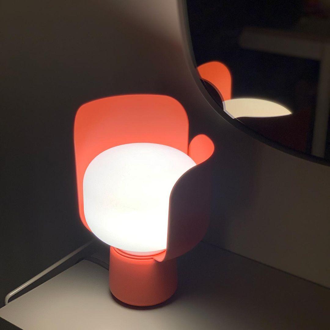 Zuri Plastic Minimalist Table Lamp-Neutral Decor
