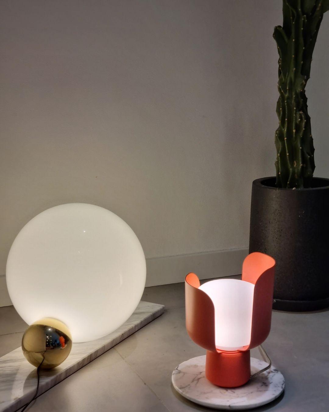 Zuri Plastic Minimalist Table Lamp-Neutral Decor