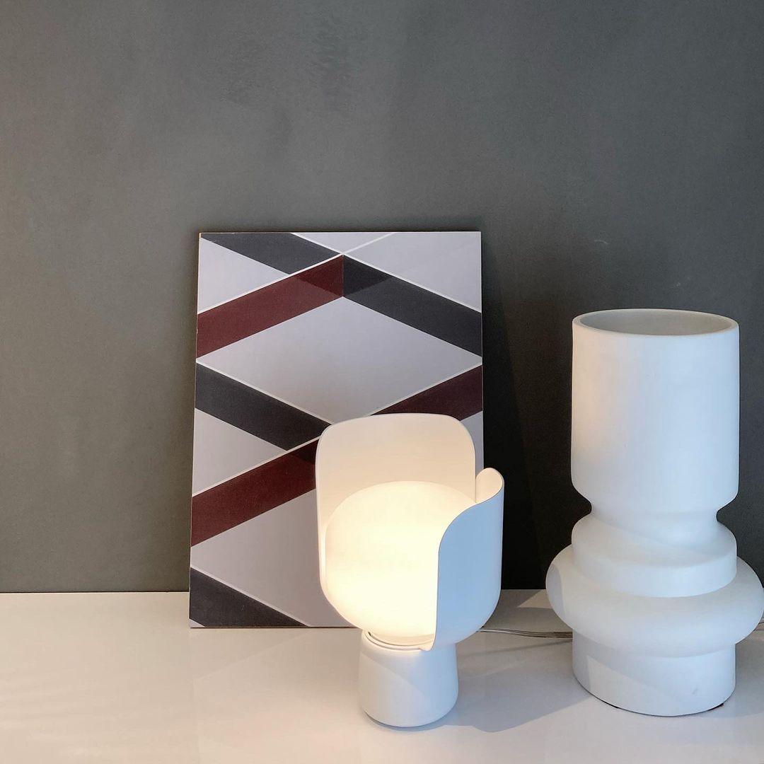 Zuri Plastic Minimalist Table Lamp-Neutral Decor