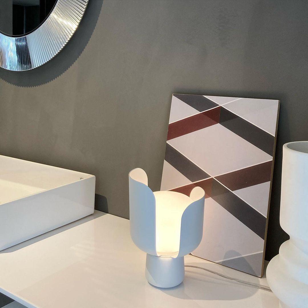 Zuri Plastic Minimalist Table Lamp-Neutral Decor