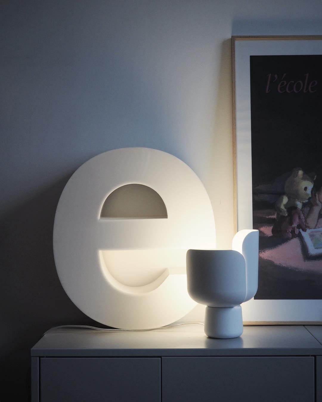 Zuri Plastic Minimalist Table Lamp-Neutral Decor