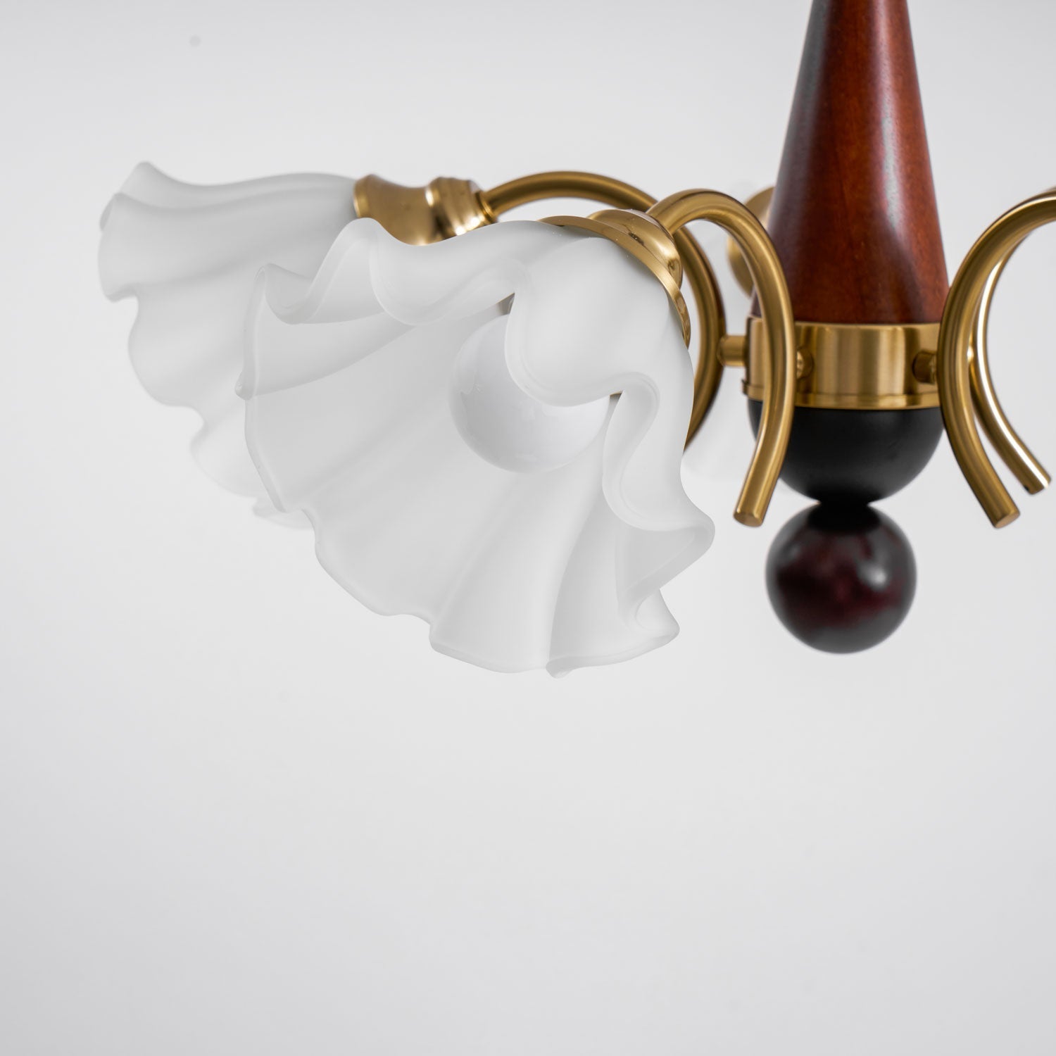 Ilvinan Traditional Elegance Wood Glass Chandelier-Neutral Decor