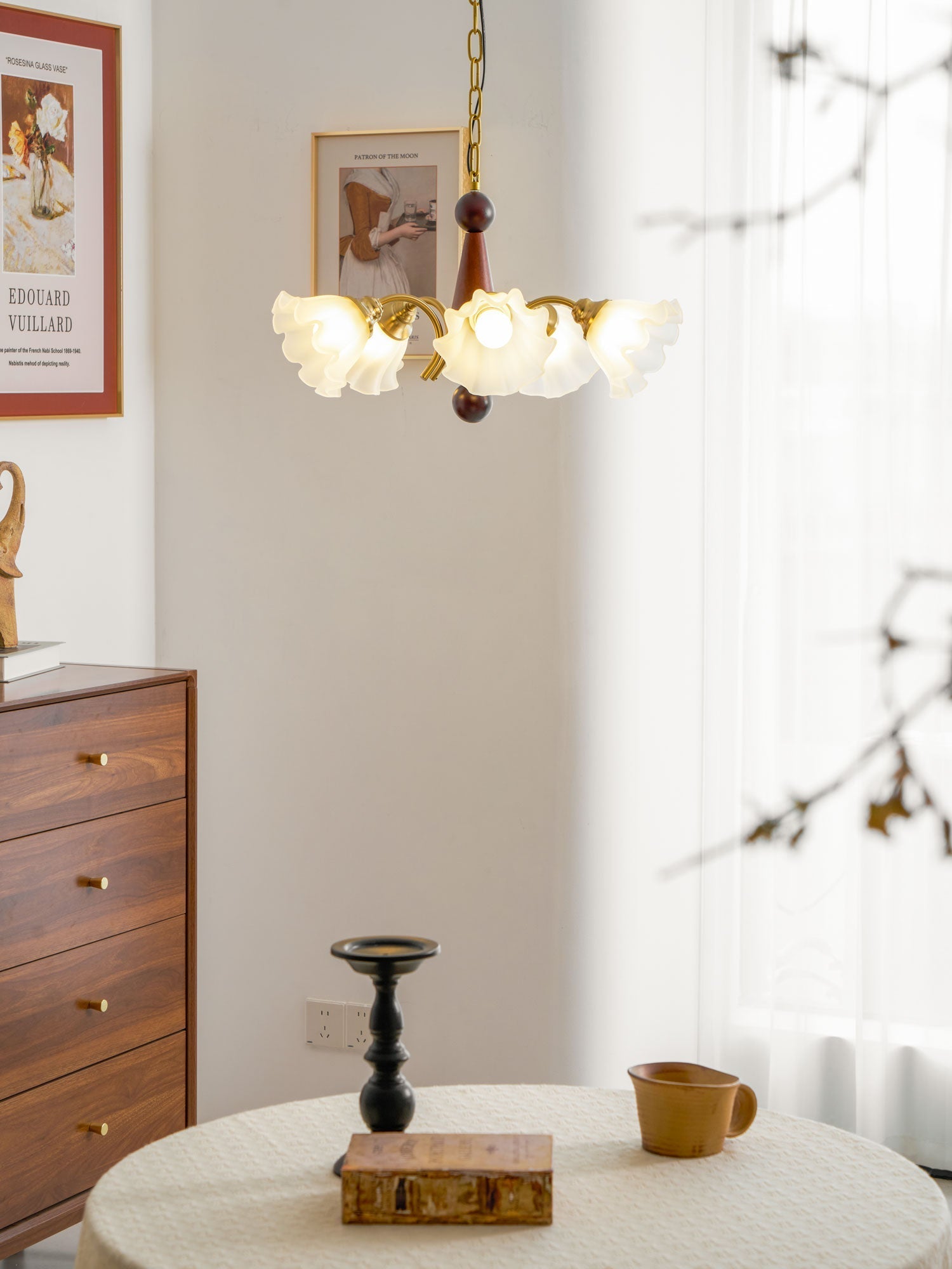 Ilvinan Traditional Elegance Wood Glass Chandelier-Neutral Decor