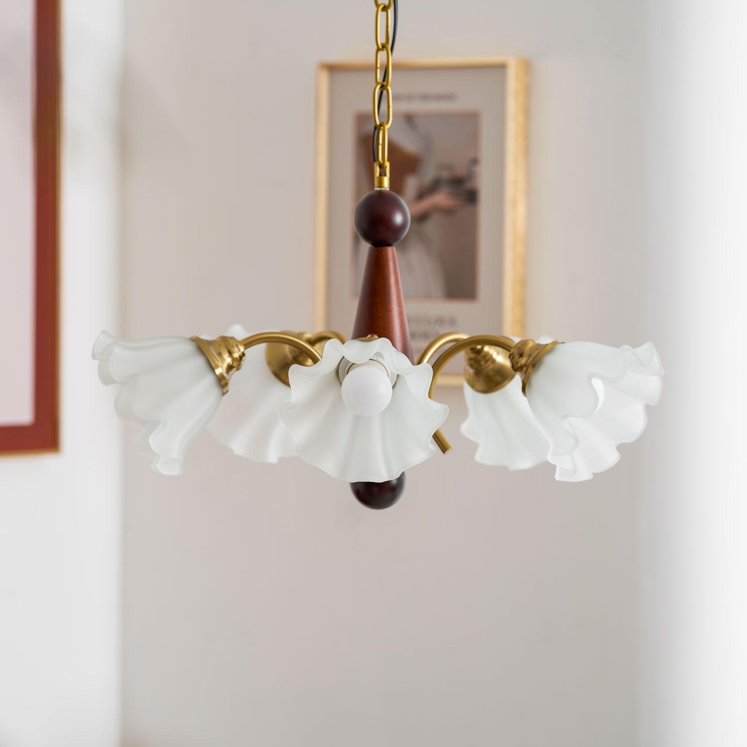 Ilvinan Traditional Elegance Wood Glass Chandelier-Neutral Decor