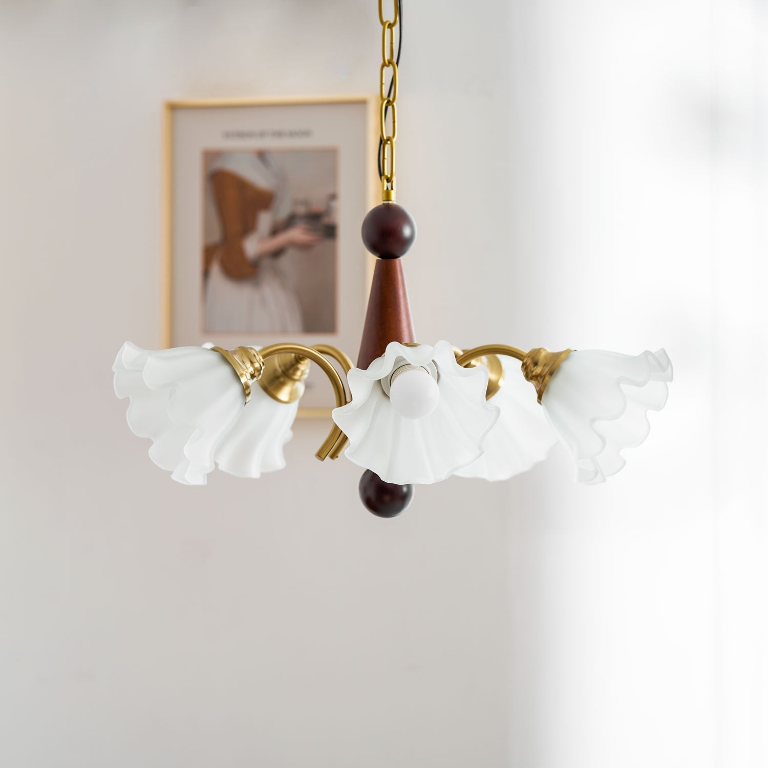 Ilvinan Traditional Elegance Wood Glass Chandelier-Neutral Decor