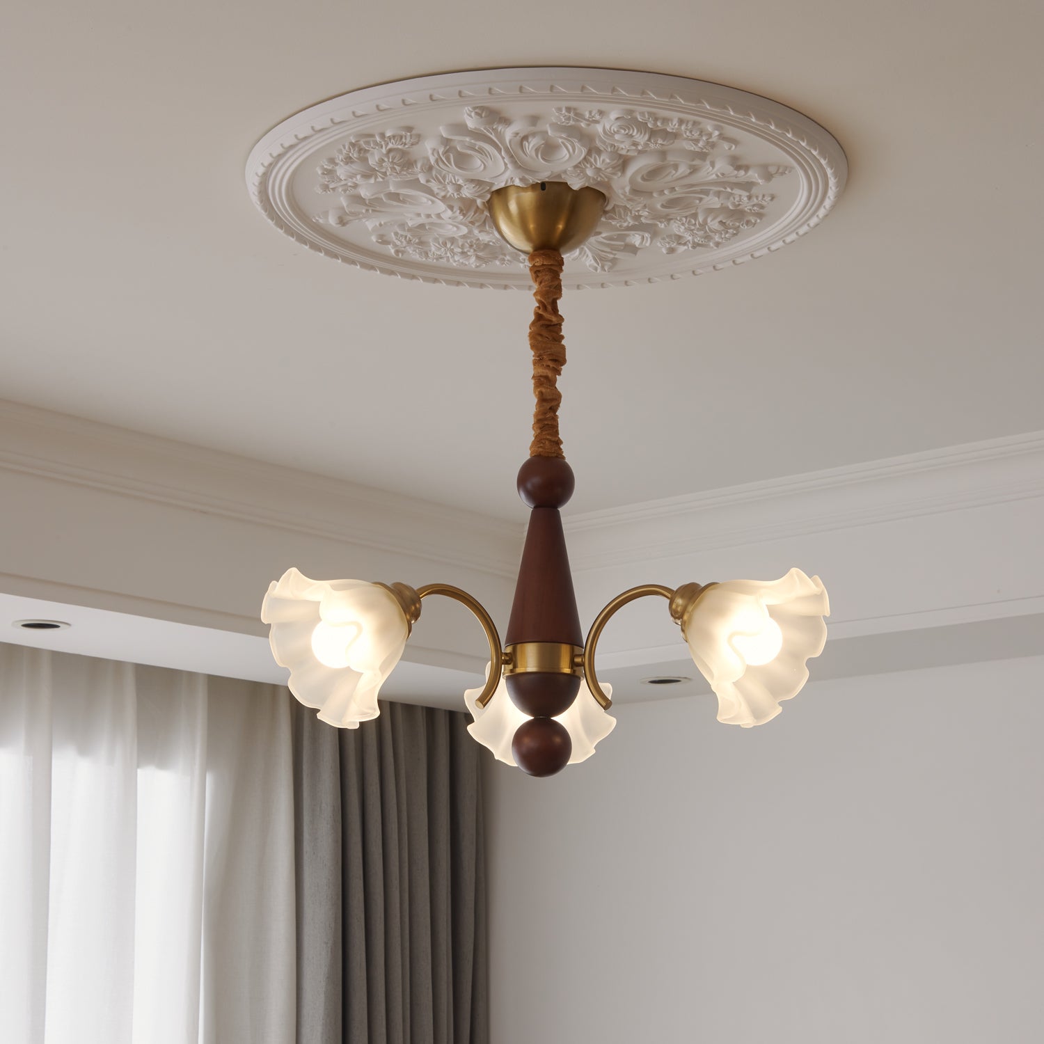 Ilvinan Traditional Elegance Wood Glass Chandelier-Neutral Decor