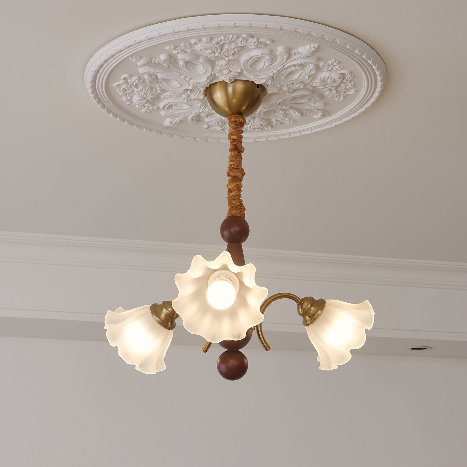 Ilvinan Traditional Elegance Wood Glass Chandelier-Neutral Decor