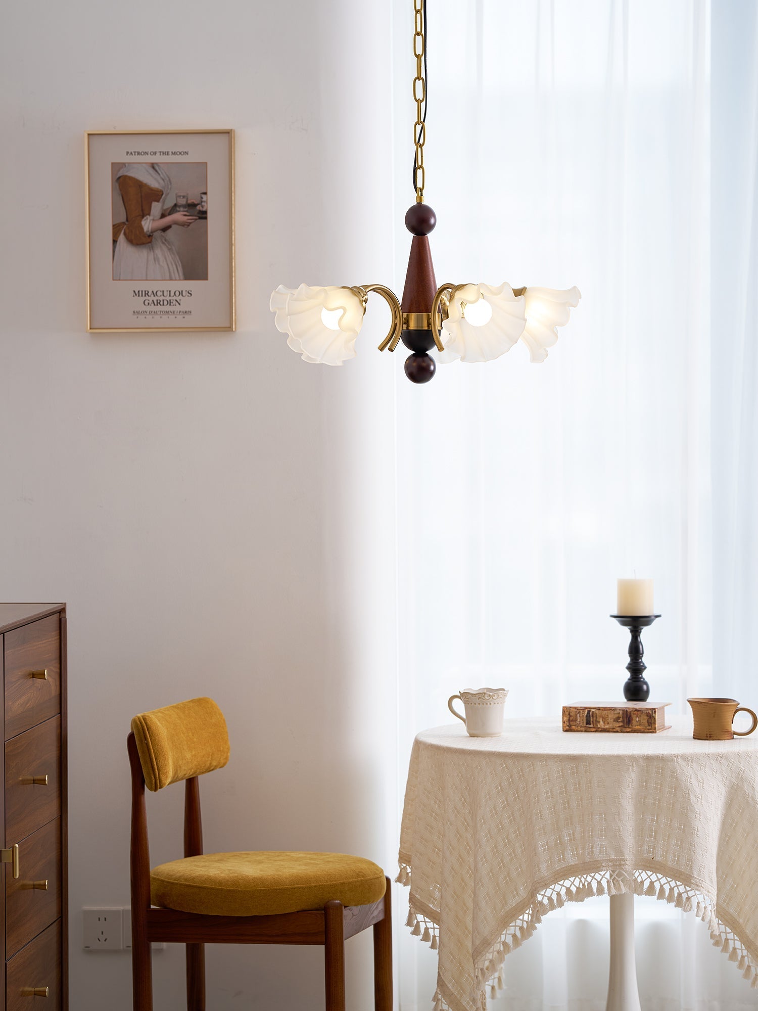 Ilvinan Traditional Elegance Wood Glass Chandelier-Neutral Decor