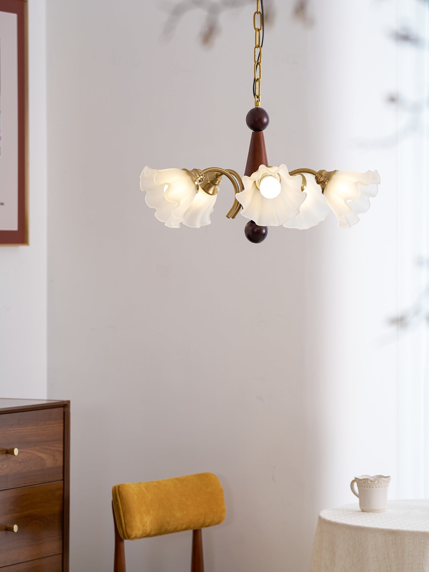 Ilvinan Traditional Elegance Wood Glass Chandelier-Neutral Decor