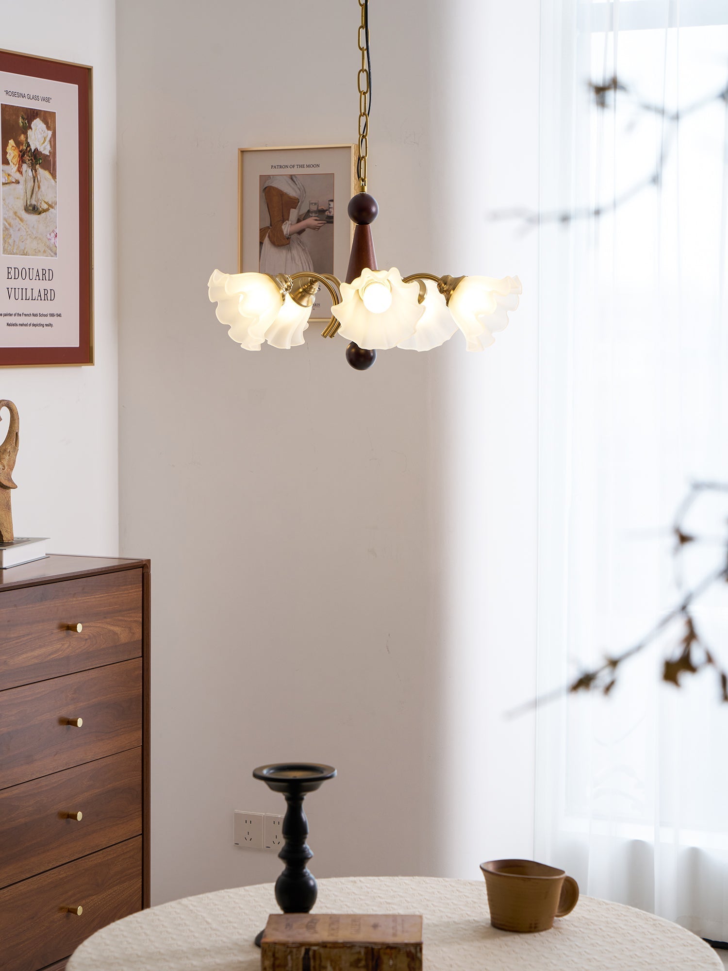 Ilvinan Traditional Elegance Wood Glass Chandelier-Neutral Decor