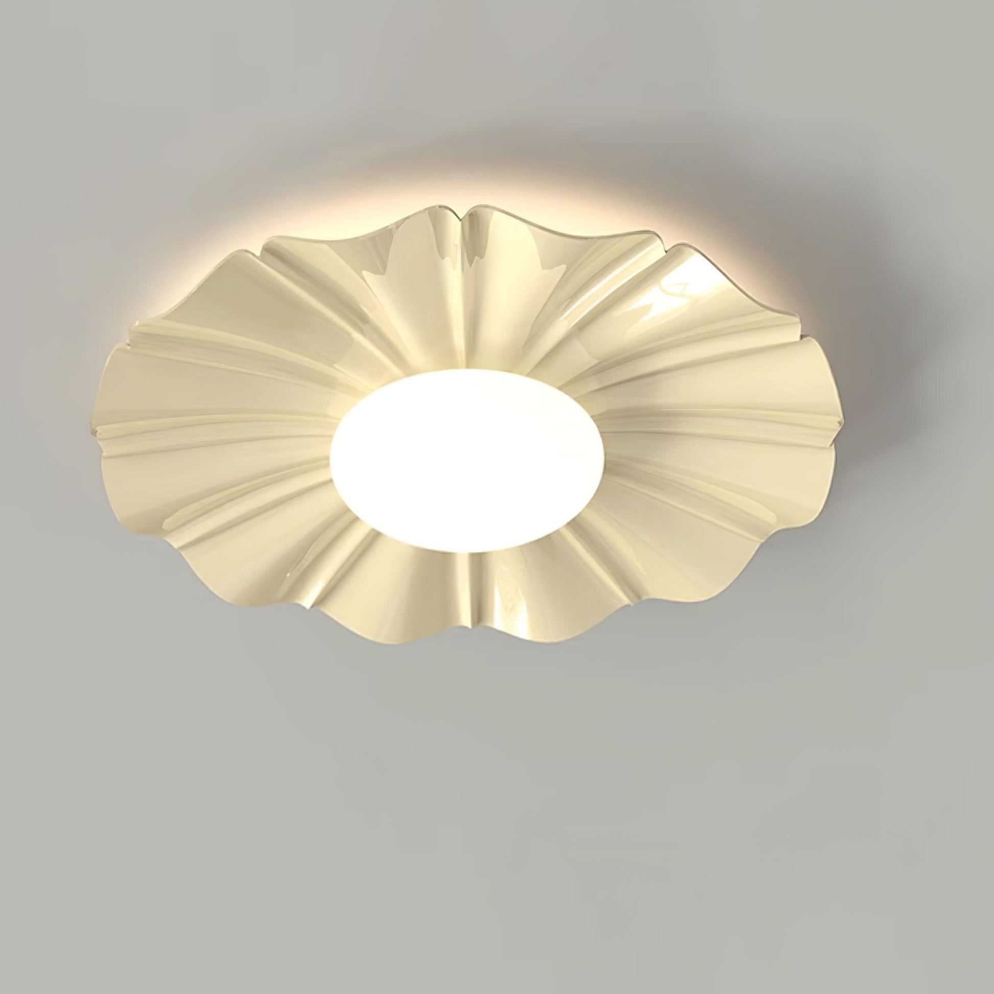 Lustra Ceiling Light Gold LED Scalloped for Bedroom-Neutral Decor