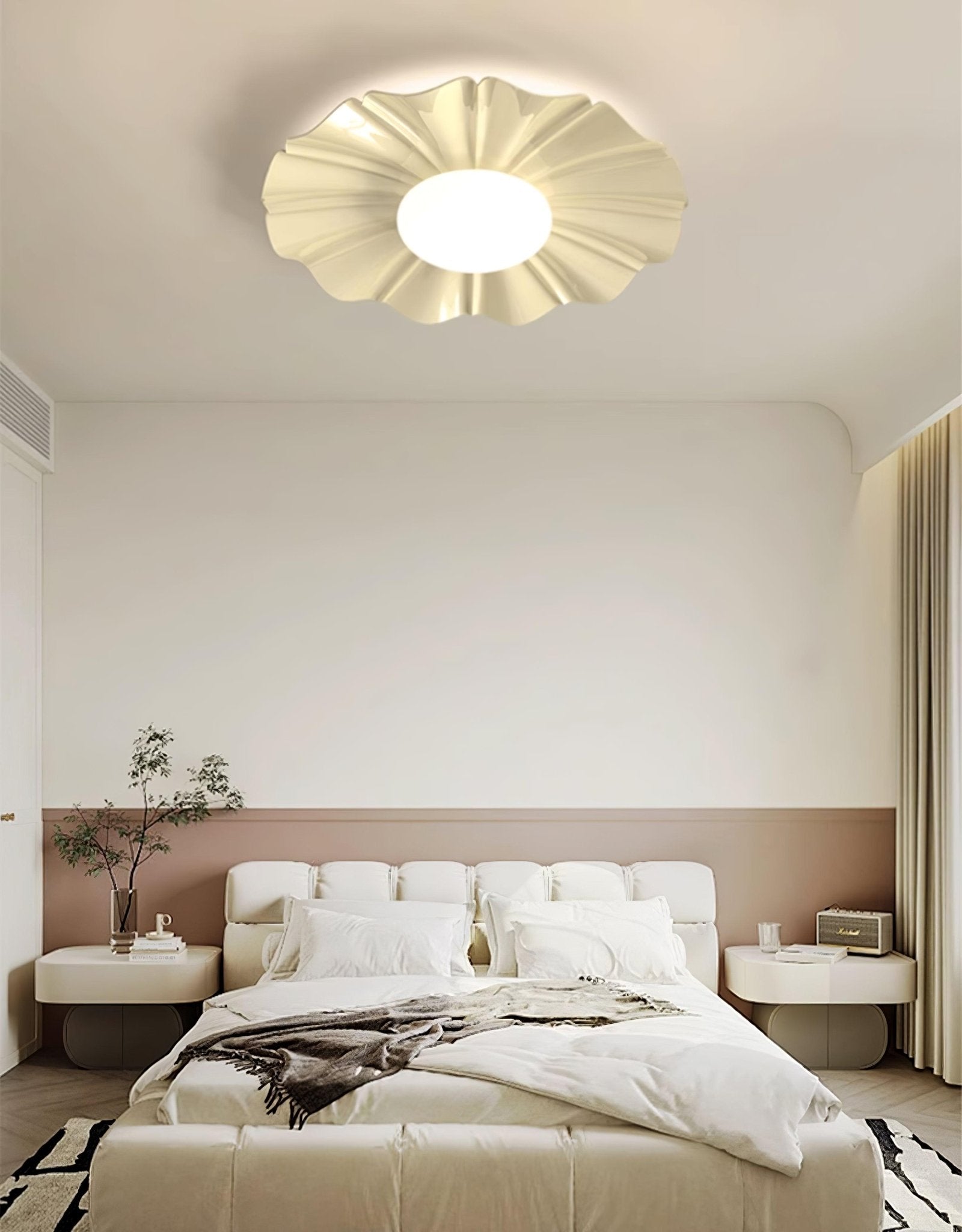 Lustra Ceiling Light Gold LED Scalloped for Bedroom-Neutral Decor