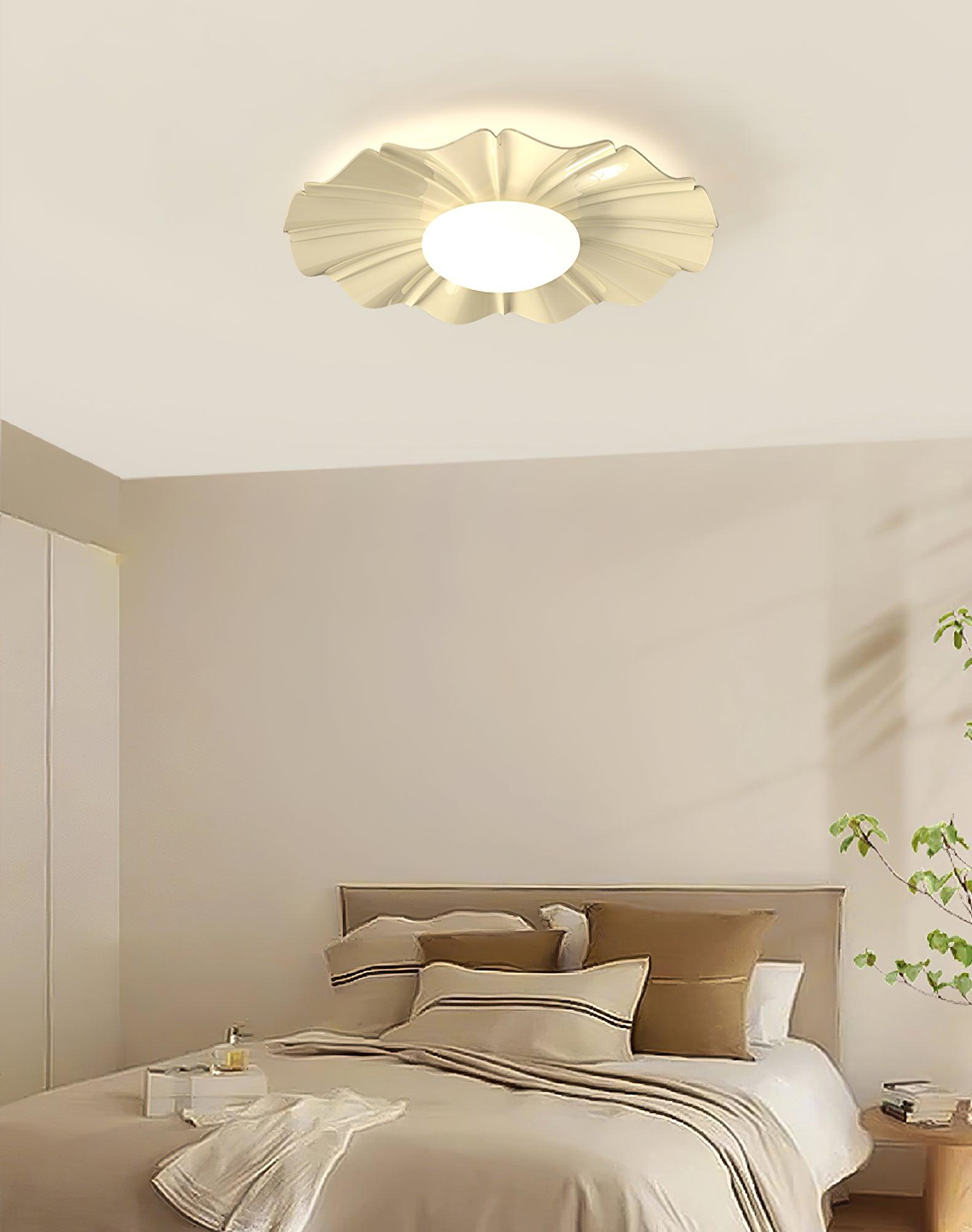 Lustra Ceiling Light Gold LED Scalloped for Bedroom-Neutral Decor