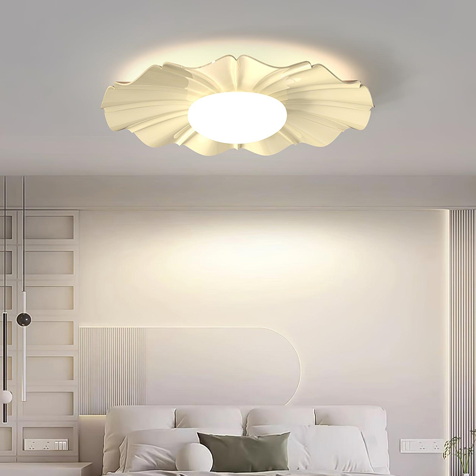 Lustra Ceiling Light Gold LED Scalloped for Bedroom-Neutral Decor