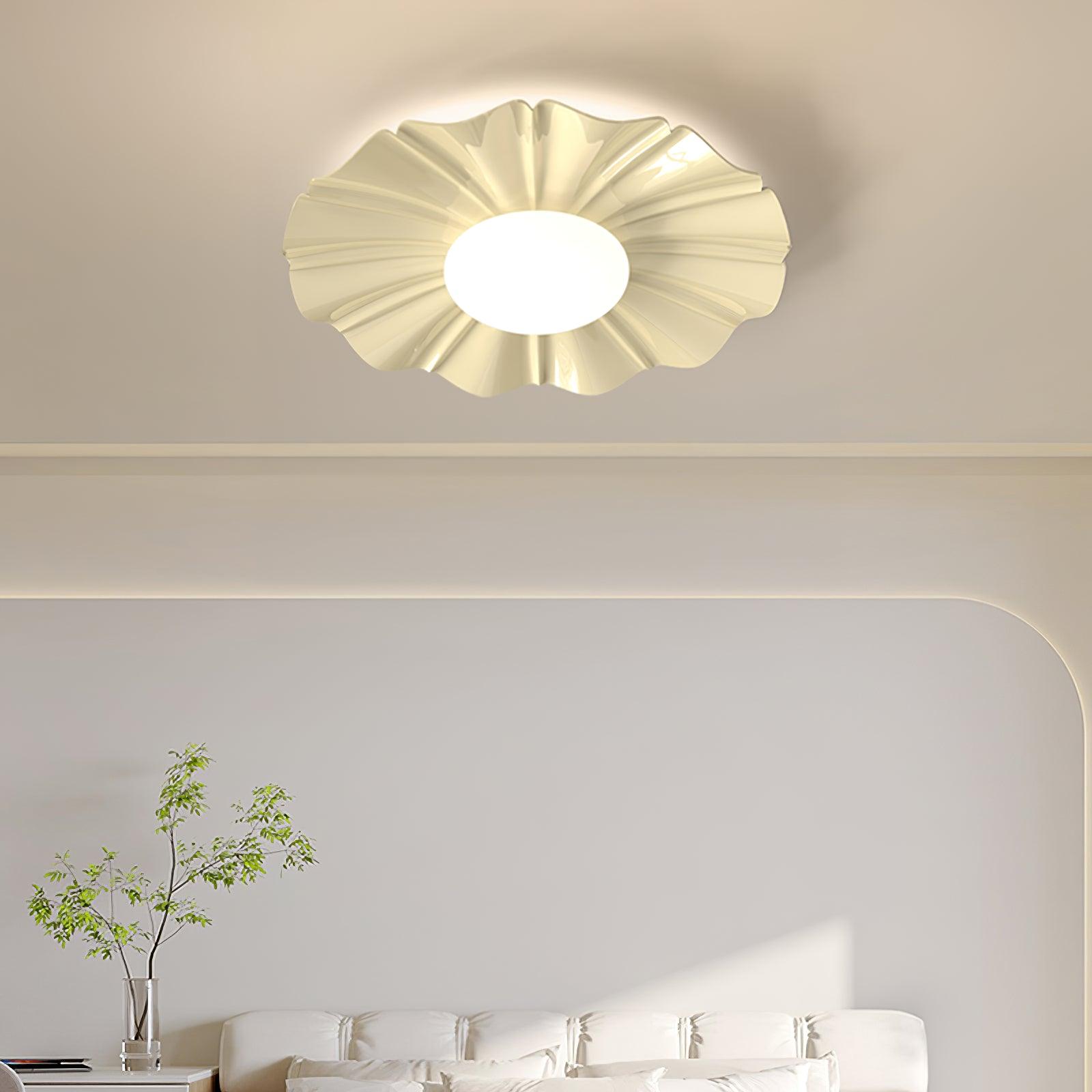 Lustra Ceiling Light Gold LED Scalloped for Bedroom-Neutral Decor