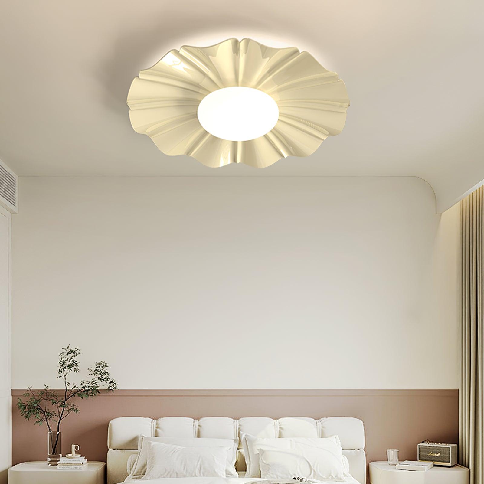 Lustra Ceiling Light Gold LED Scalloped for Bedroom-Neutral Decor