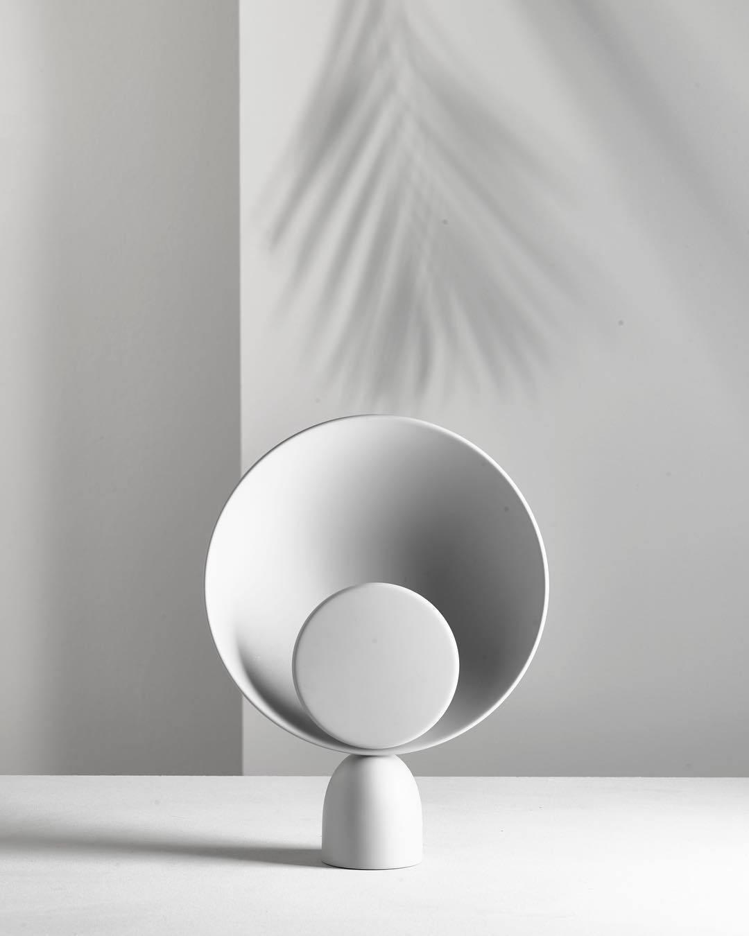 Prynd Modern Table Lamp-Neutral Decor