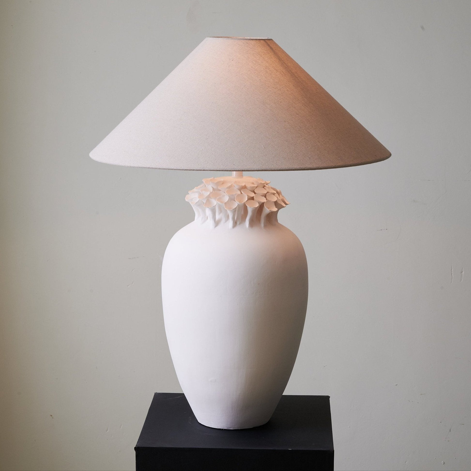 Poppy Minimalist Table Lamp-Neutral Decor