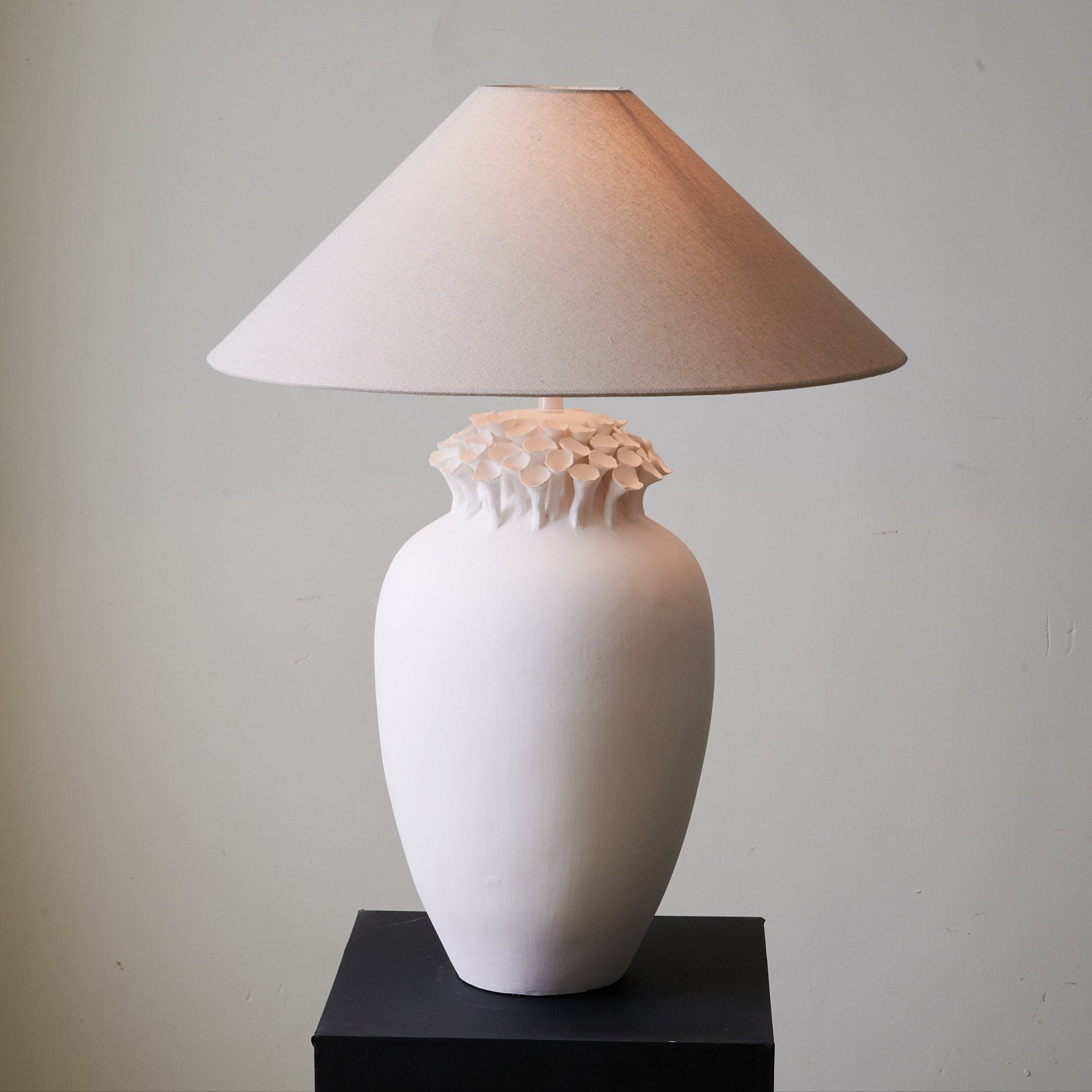 Poppy Minimalist Table Lamp-Neutral Decor
