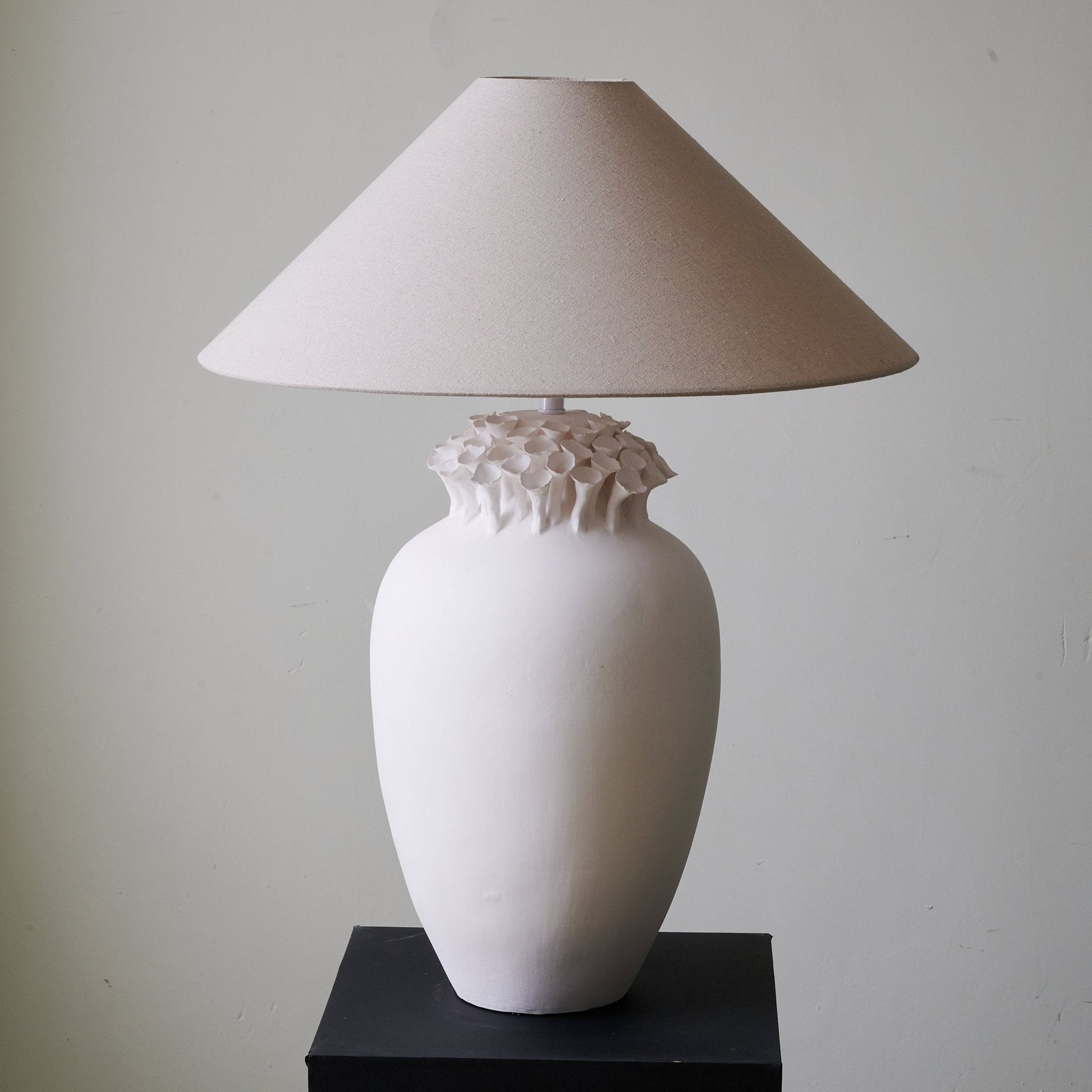 Poppy Minimalist Table Lamp-Neutral Decor