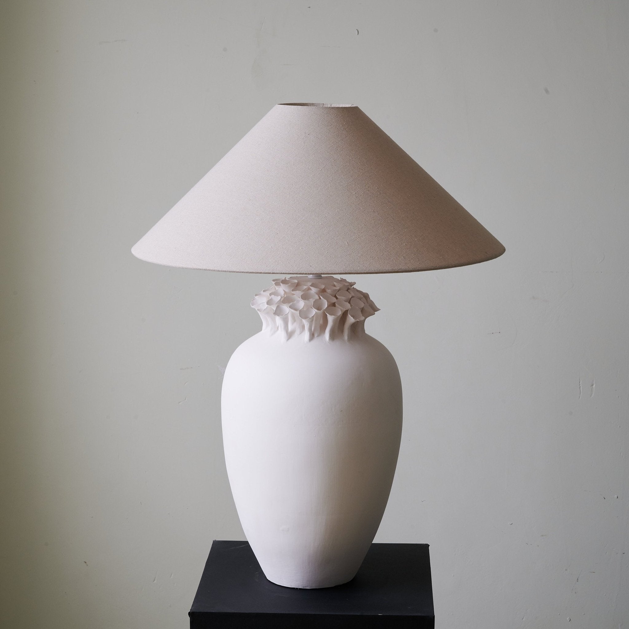 Poppy Minimalist Table Lamp-Neutral Decor