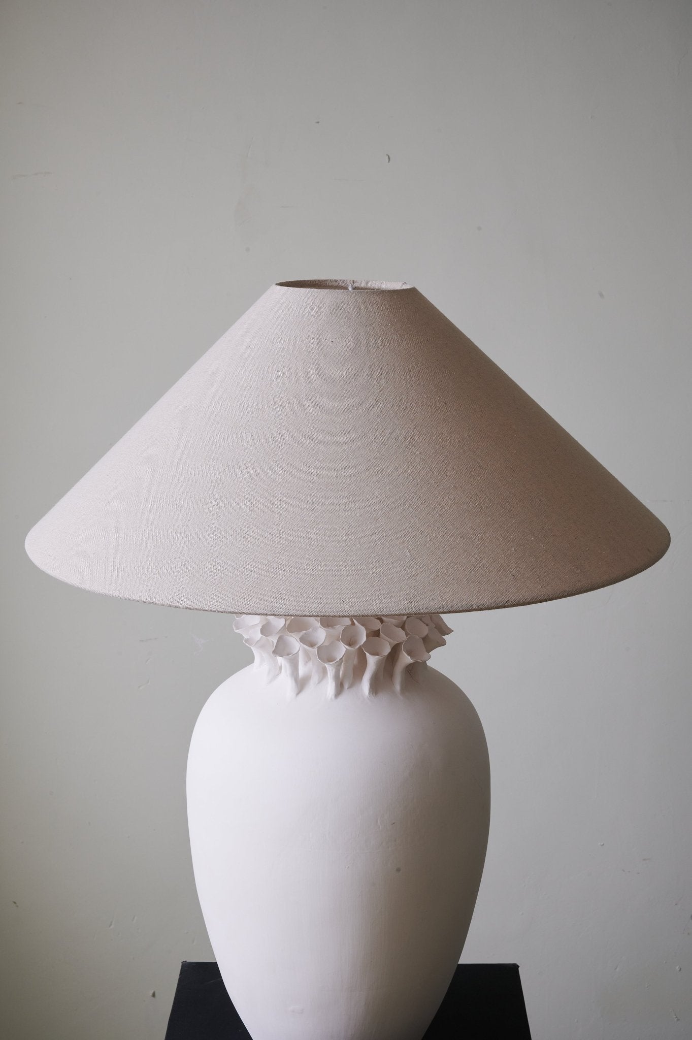 Poppy Minimalist Table Lamp-Neutral Decor