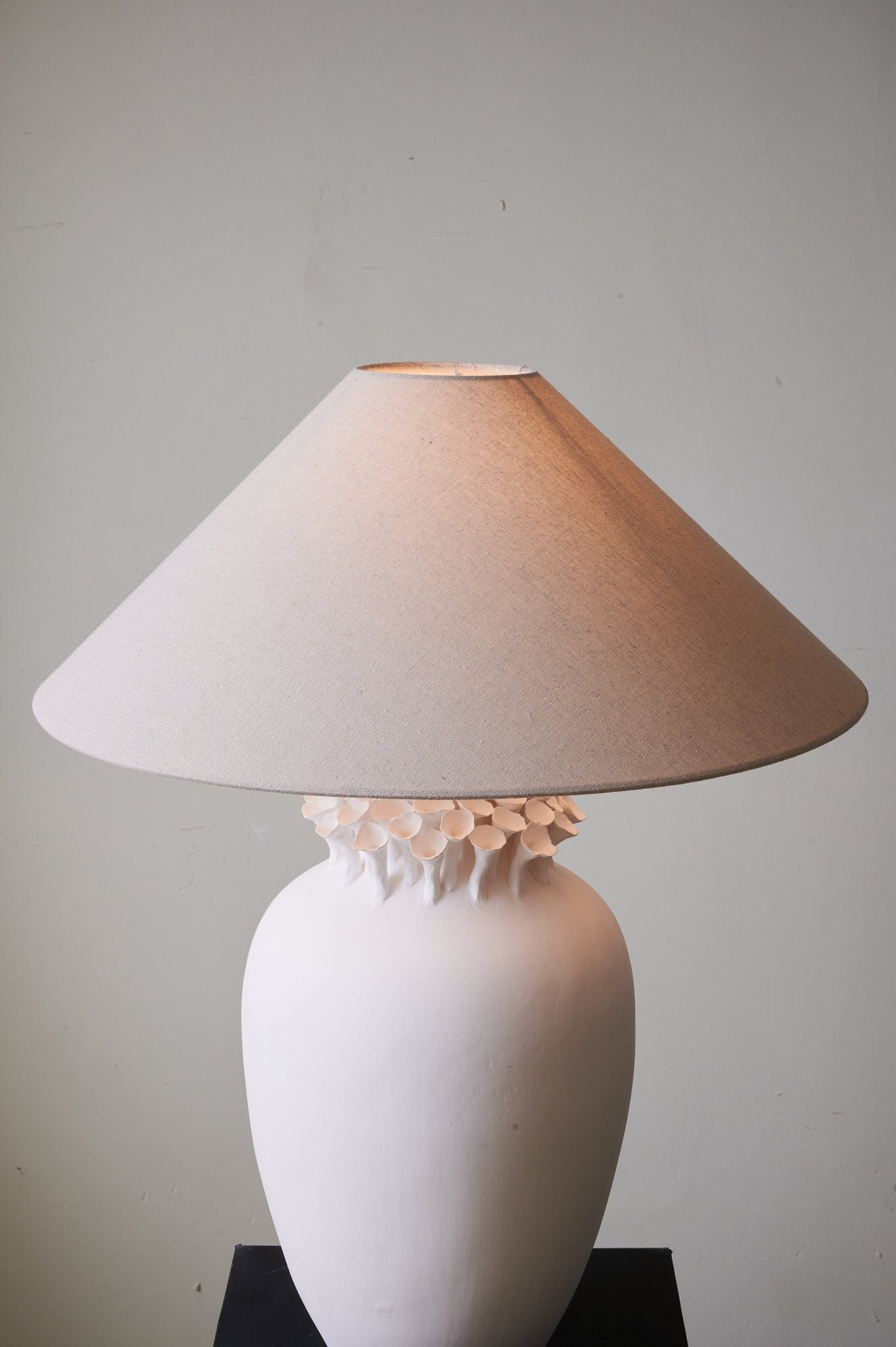Poppy Minimalist Table Lamp-Neutral Decor