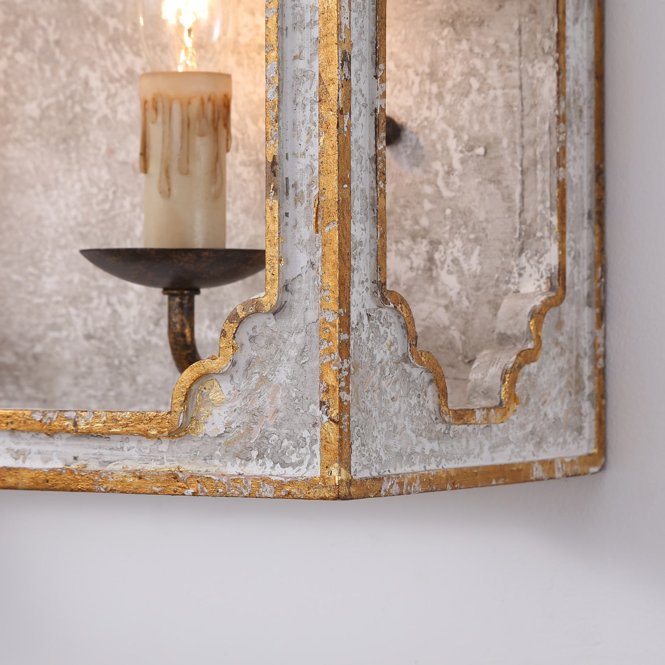 Gideon Sconce