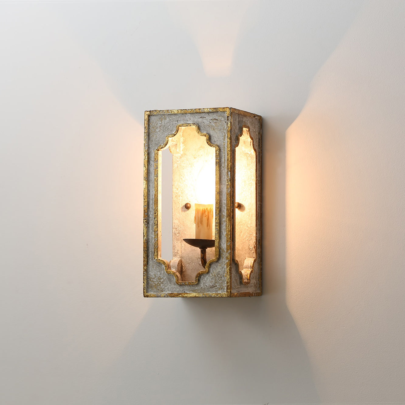 Gideon Sconce