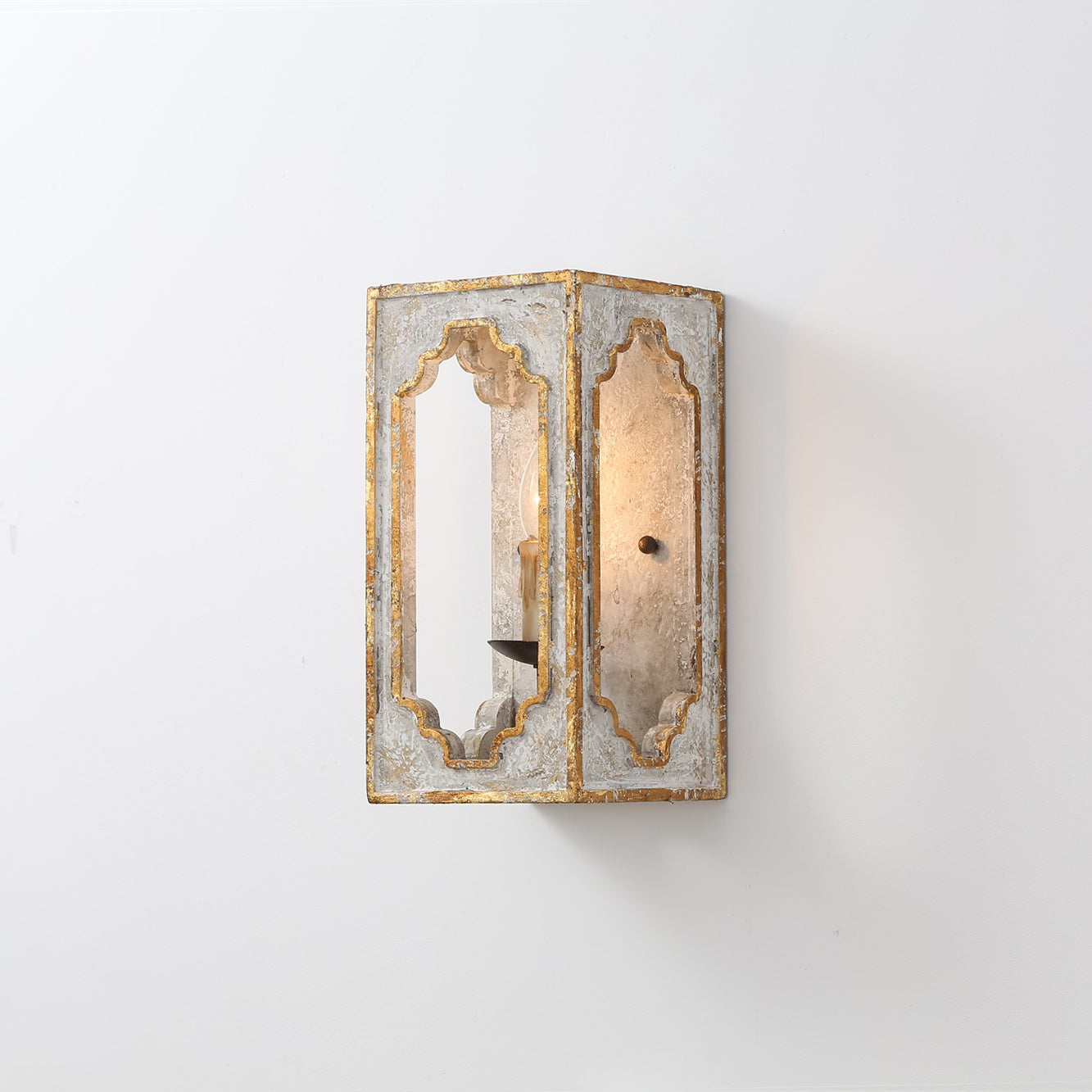 Gideon Sconce