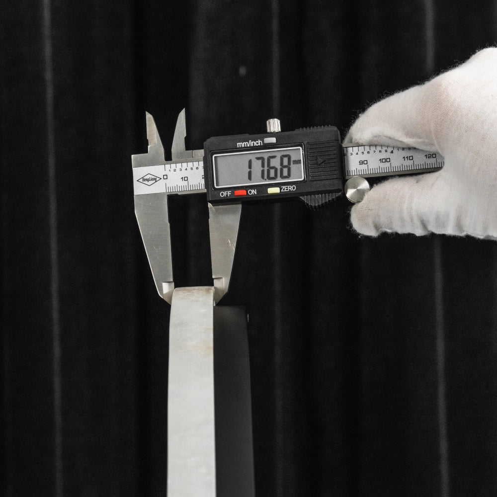 View of the lamp's integrated LED light source.