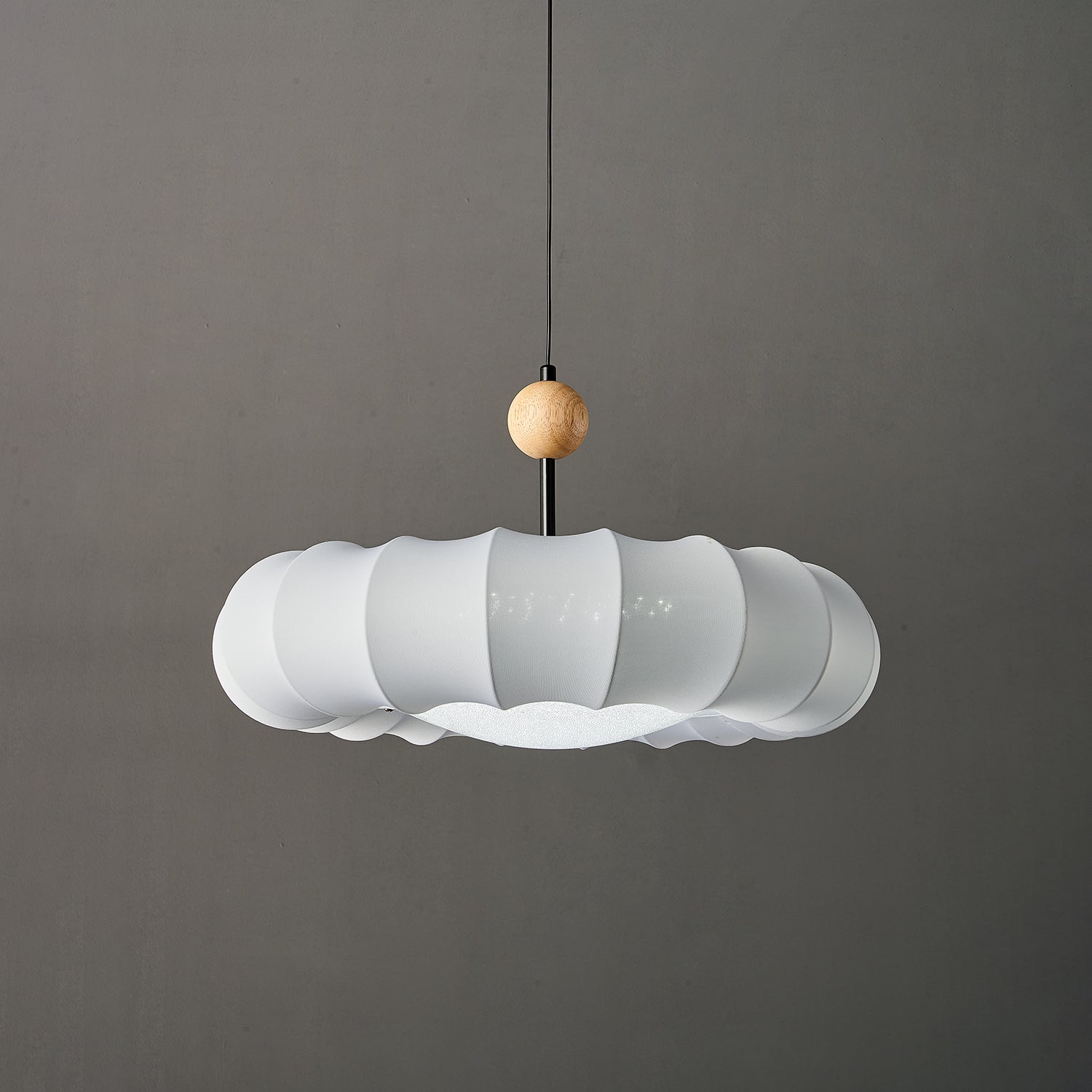 Vero Minimalist Wood Pendant Light-Neutral Decor