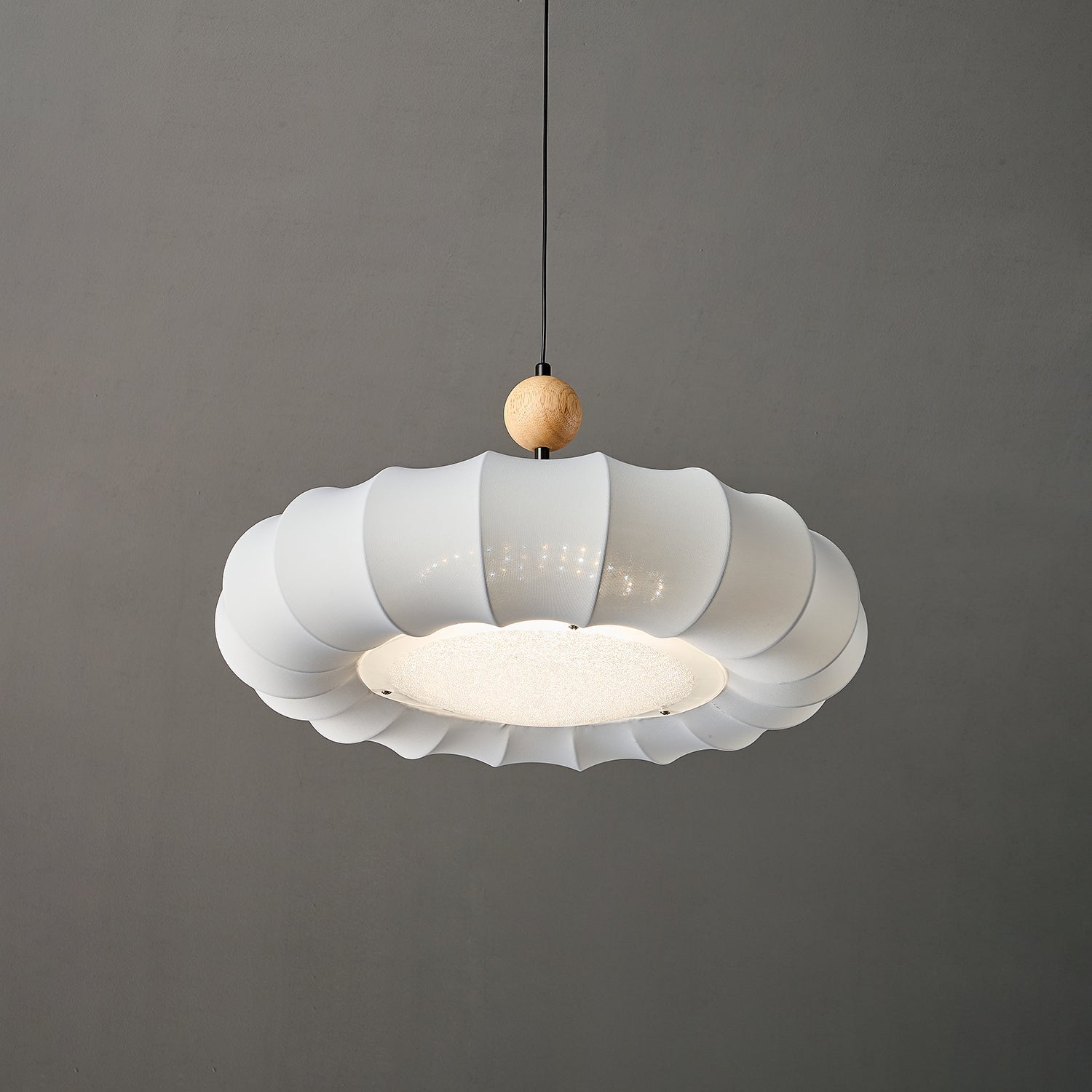Vero Minimalist Wood Pendant Light-Neutral Decor