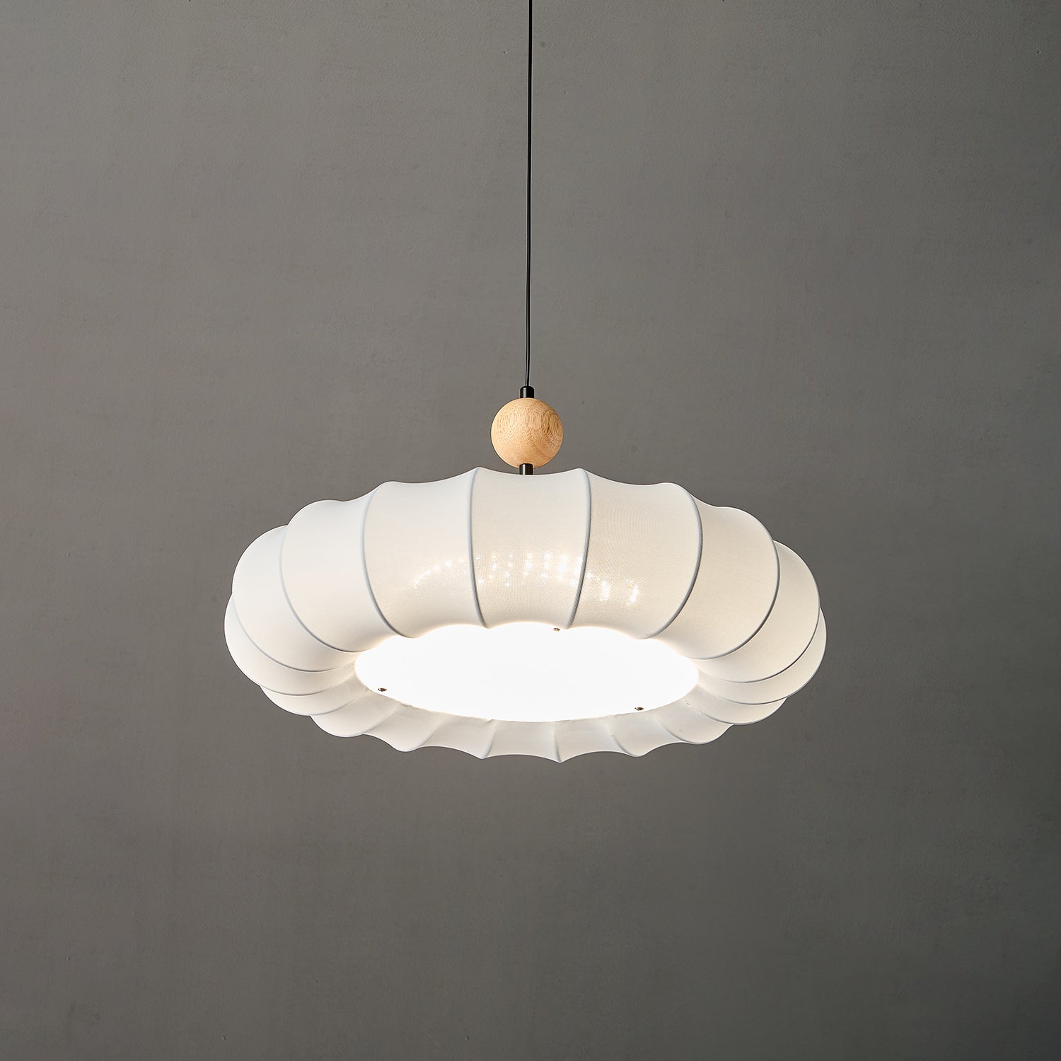 Vero Minimalist Wood Pendant Light-Neutral Decor