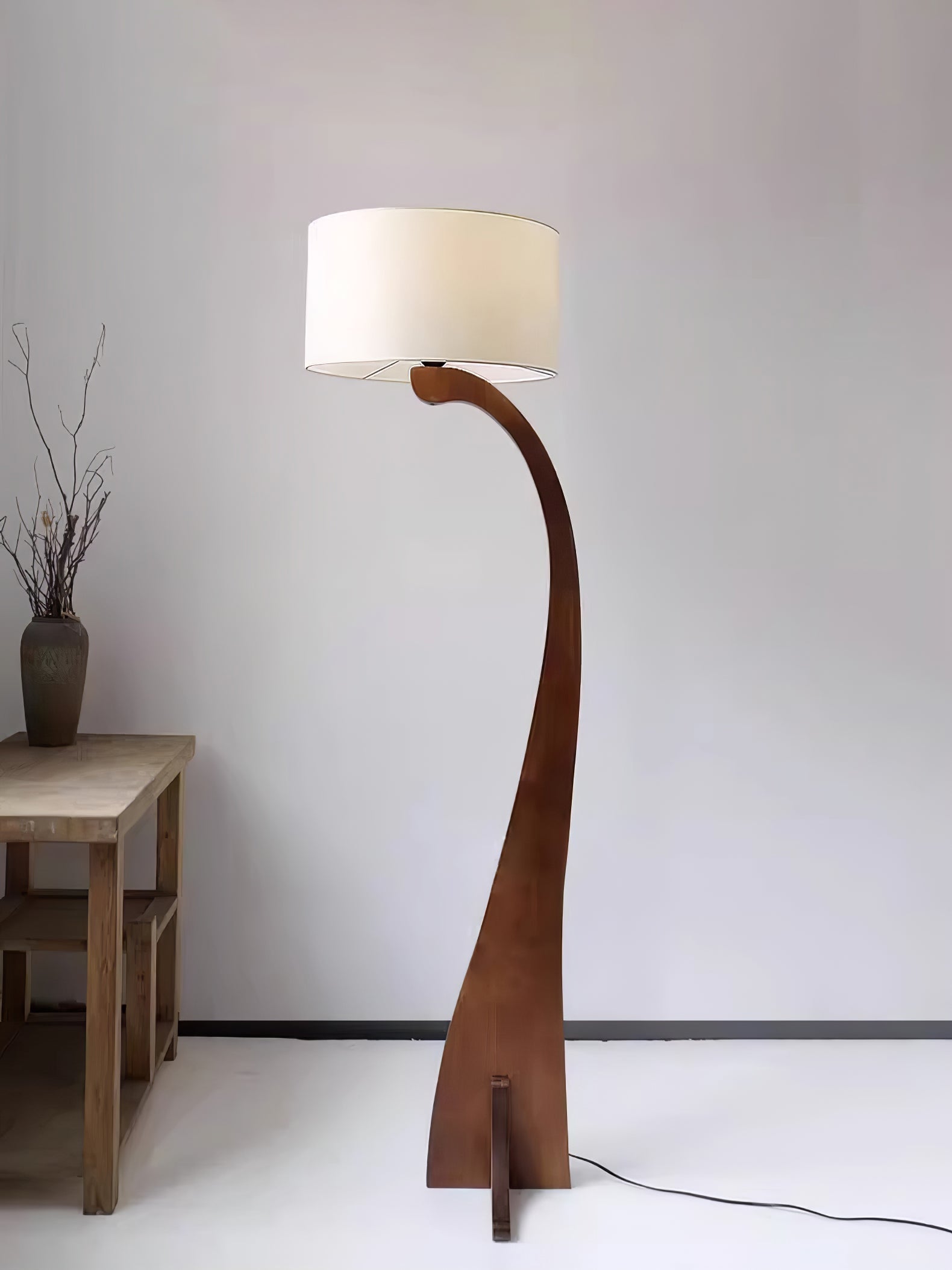 Eira Nordic Arc Floor Lamp-Neutral Decor
