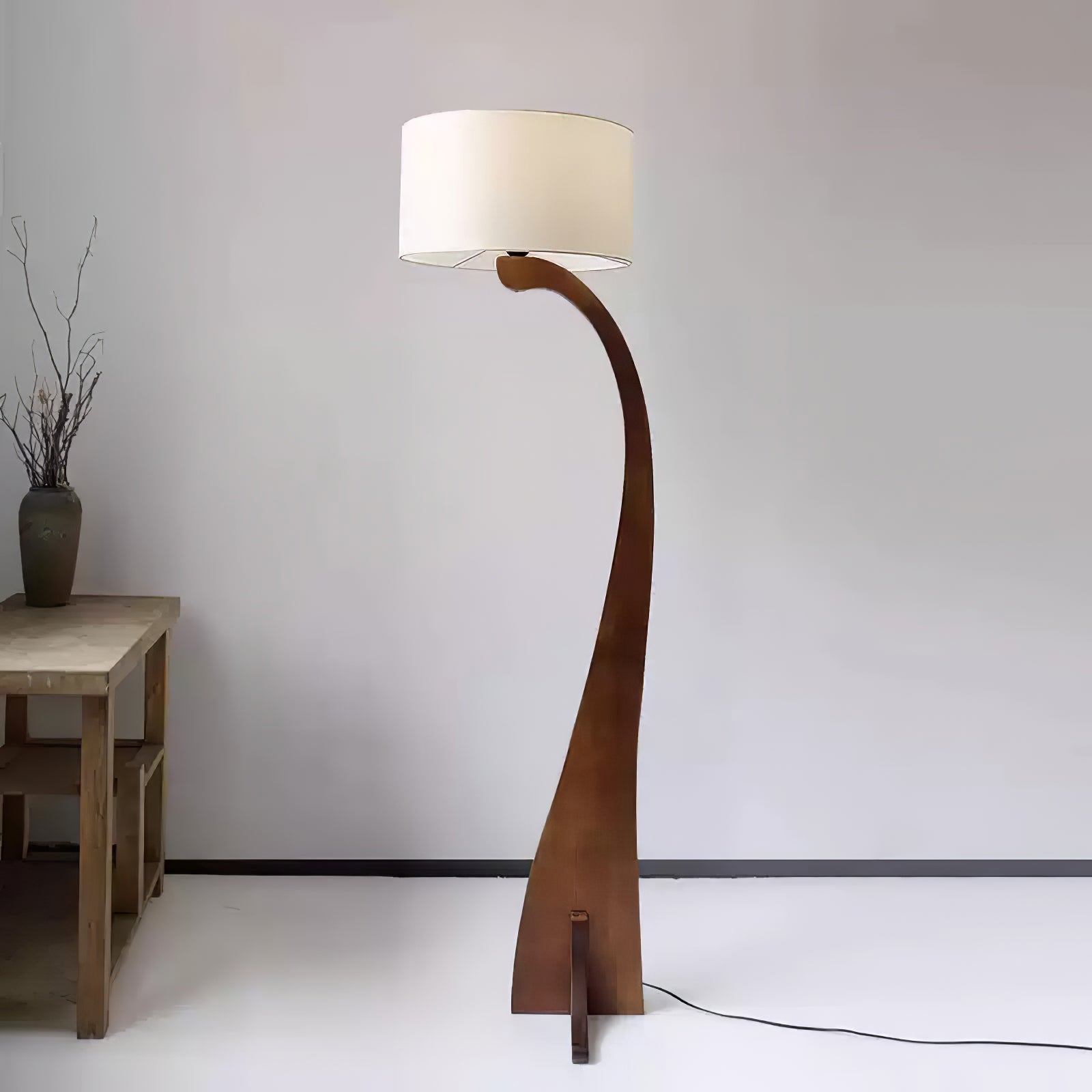 Eira Nordic Arc Floor Lamp-Neutral Decor