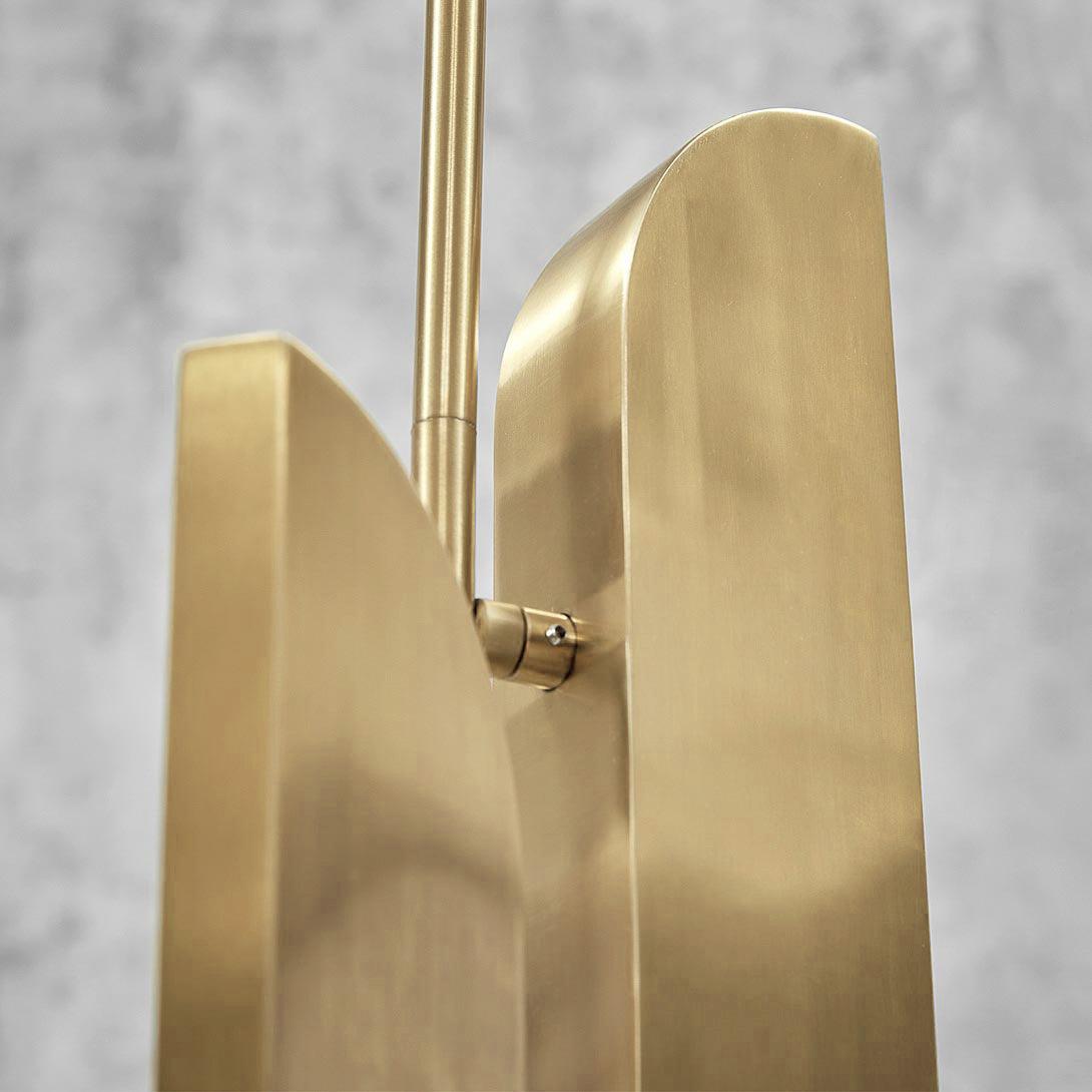 Reveny Elegant Glass Pendant Lamp-Neutral Decor