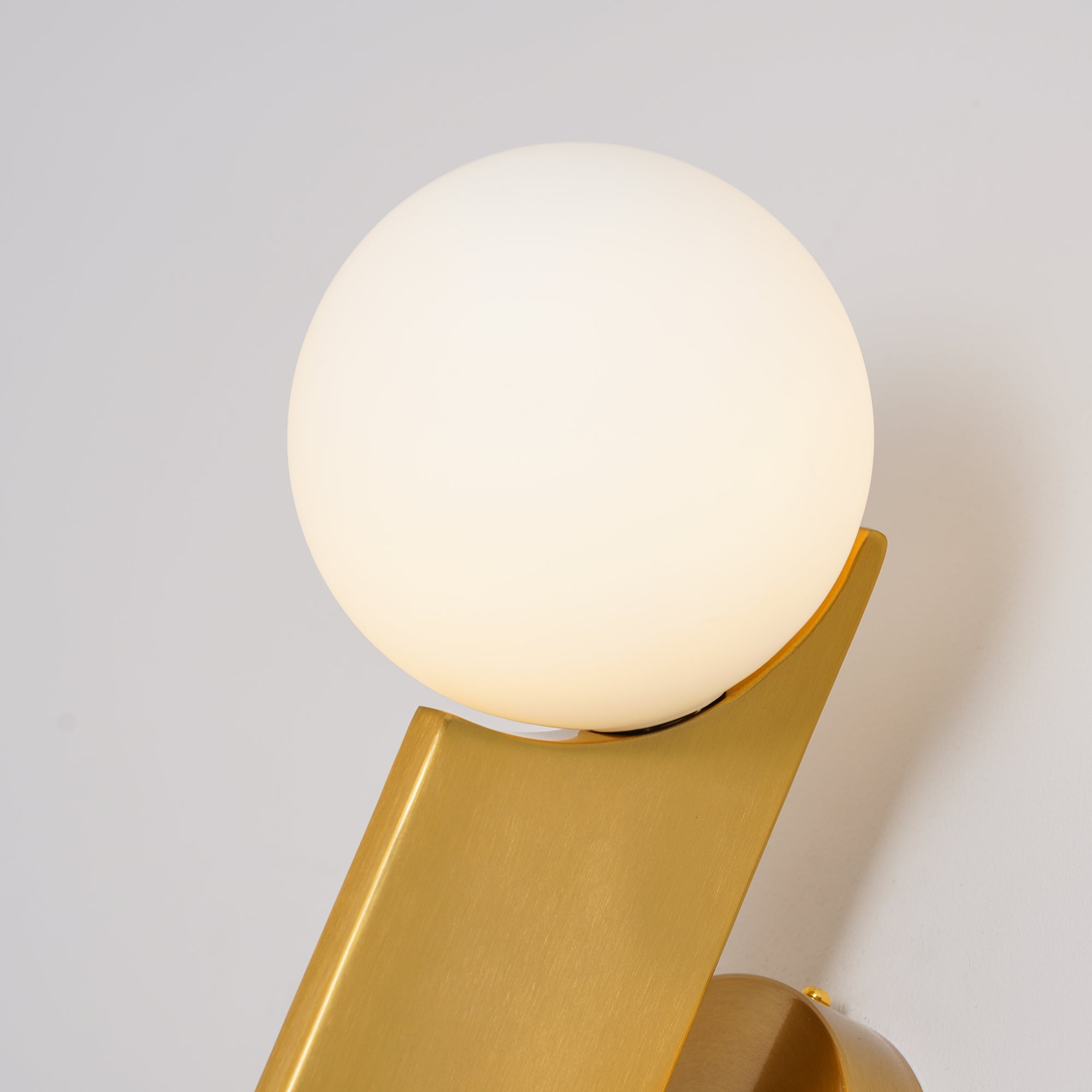 Lustra Wall Lamp Glass Globe Sculptural-Neutral Decor