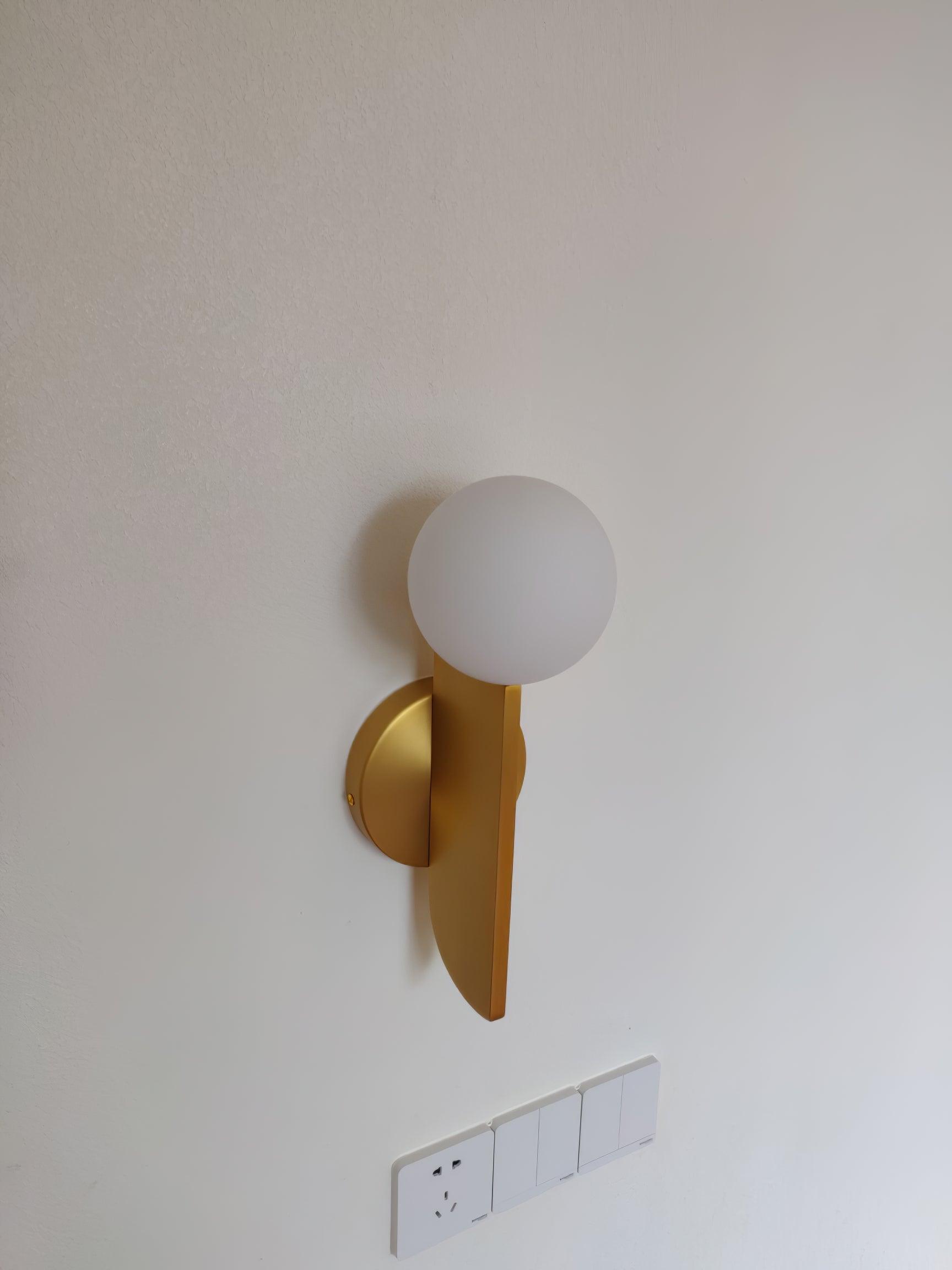 Lustra Wall Lamp Glass Globe Sculptural-Neutral Decor
