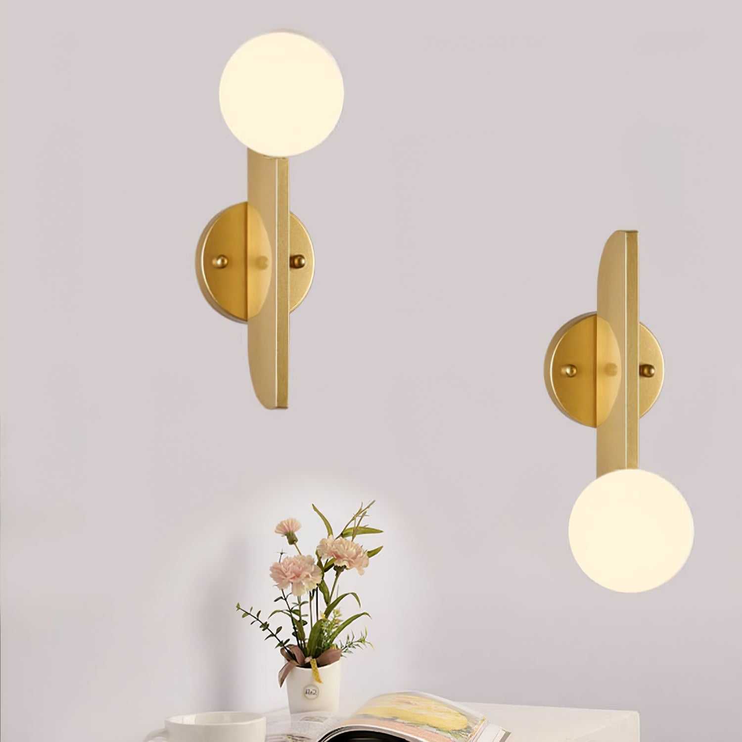 Lustra Wall Lamp Glass Globe Sculptural-Neutral Decor