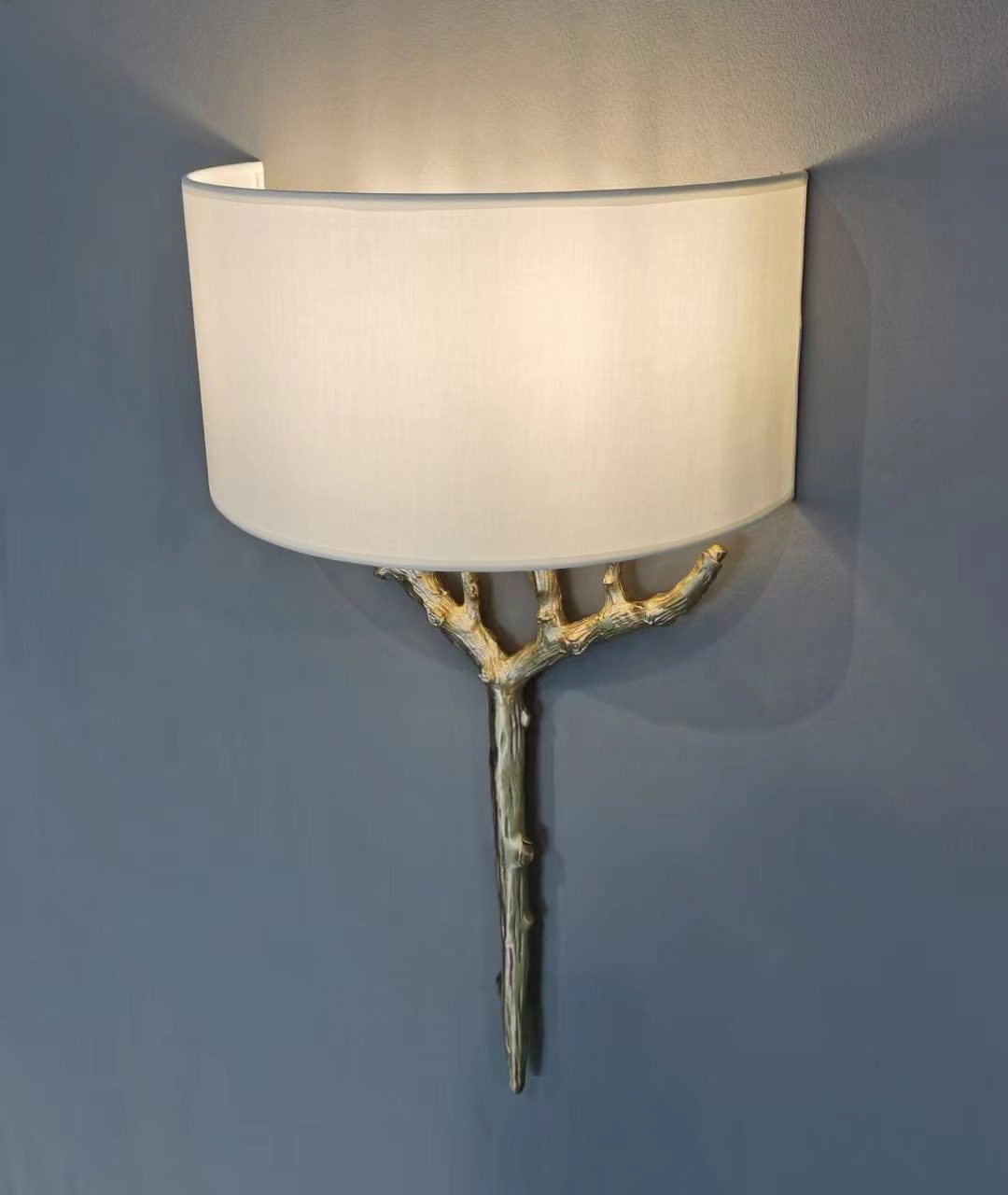 Ceryndir Antler Brass Wall Sconce-Neutral Decor