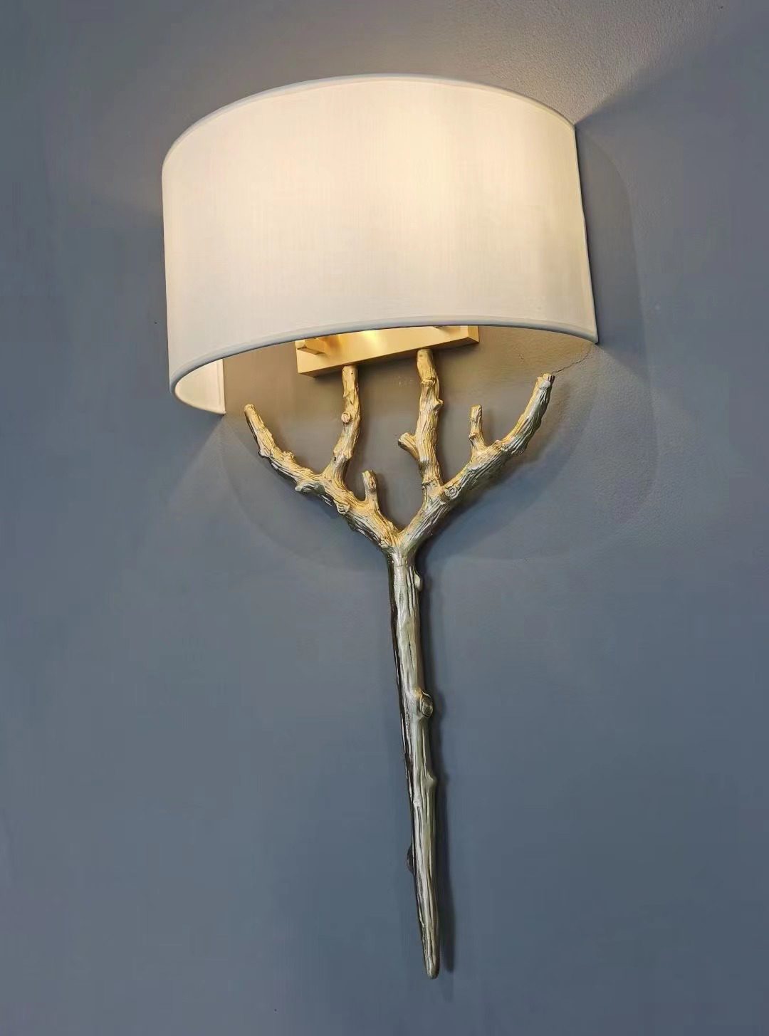 Ceryndir Antler Brass Wall Sconce-Neutral Decor