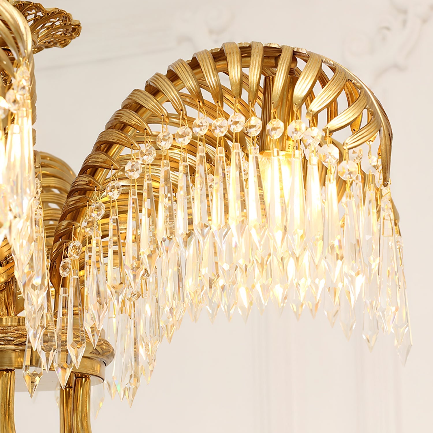 Kilwen Regal Brass Crystal Chandelier-Neutral Decor
