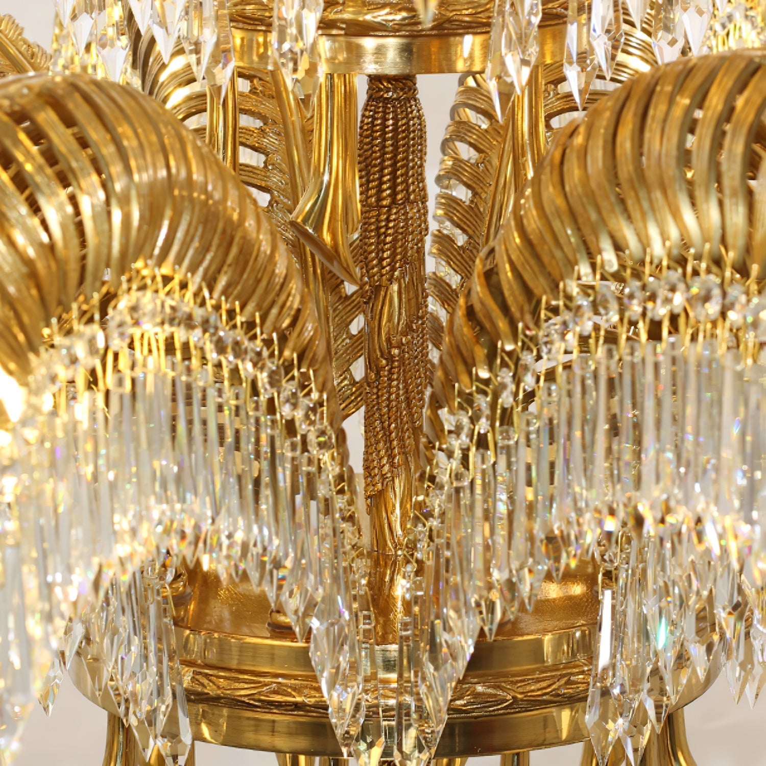 Kilwen Regal Brass Crystal Chandelier-Neutral Decor