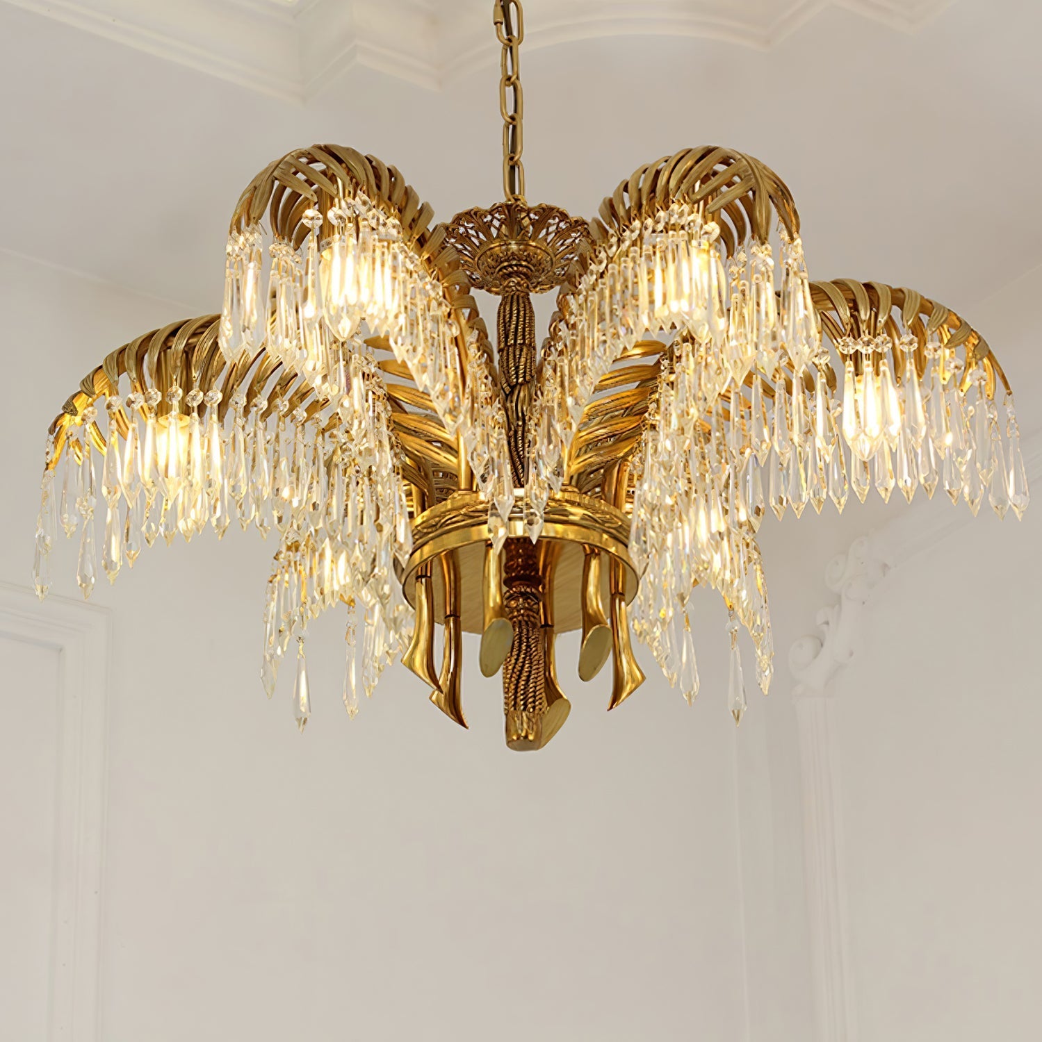 Kilwen Regal Brass Crystal Chandelier-Neutral Decor