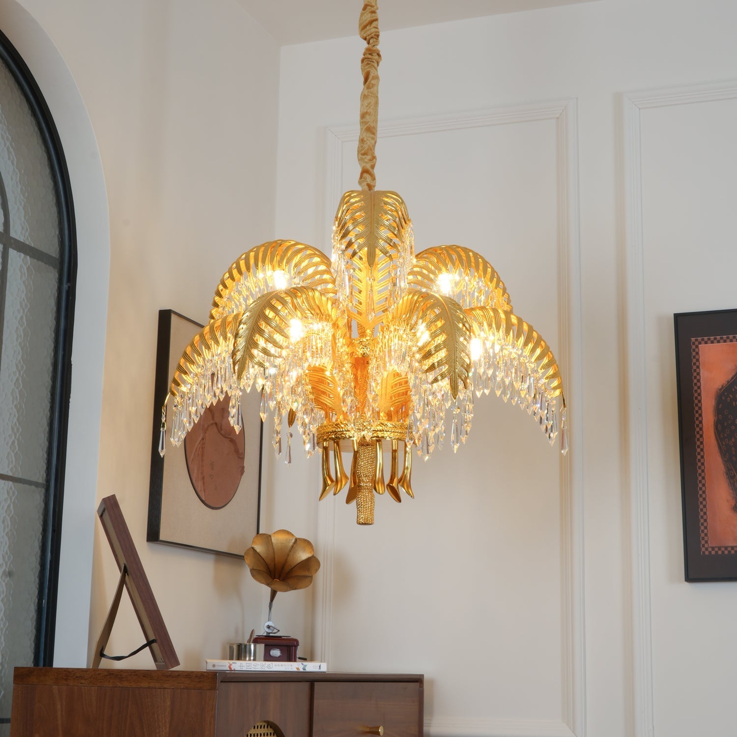 Kilwen Regal Brass Crystal Chandelier-Neutral Decor