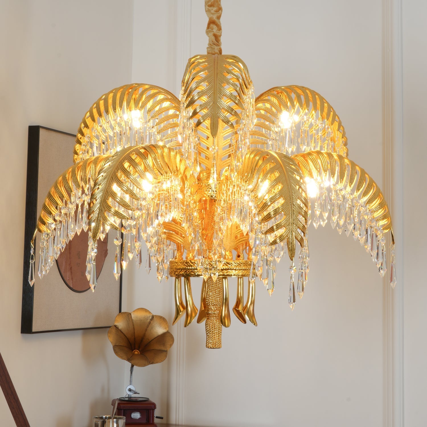 Kilwen Regal Brass Crystal Chandelier-Neutral Decor
