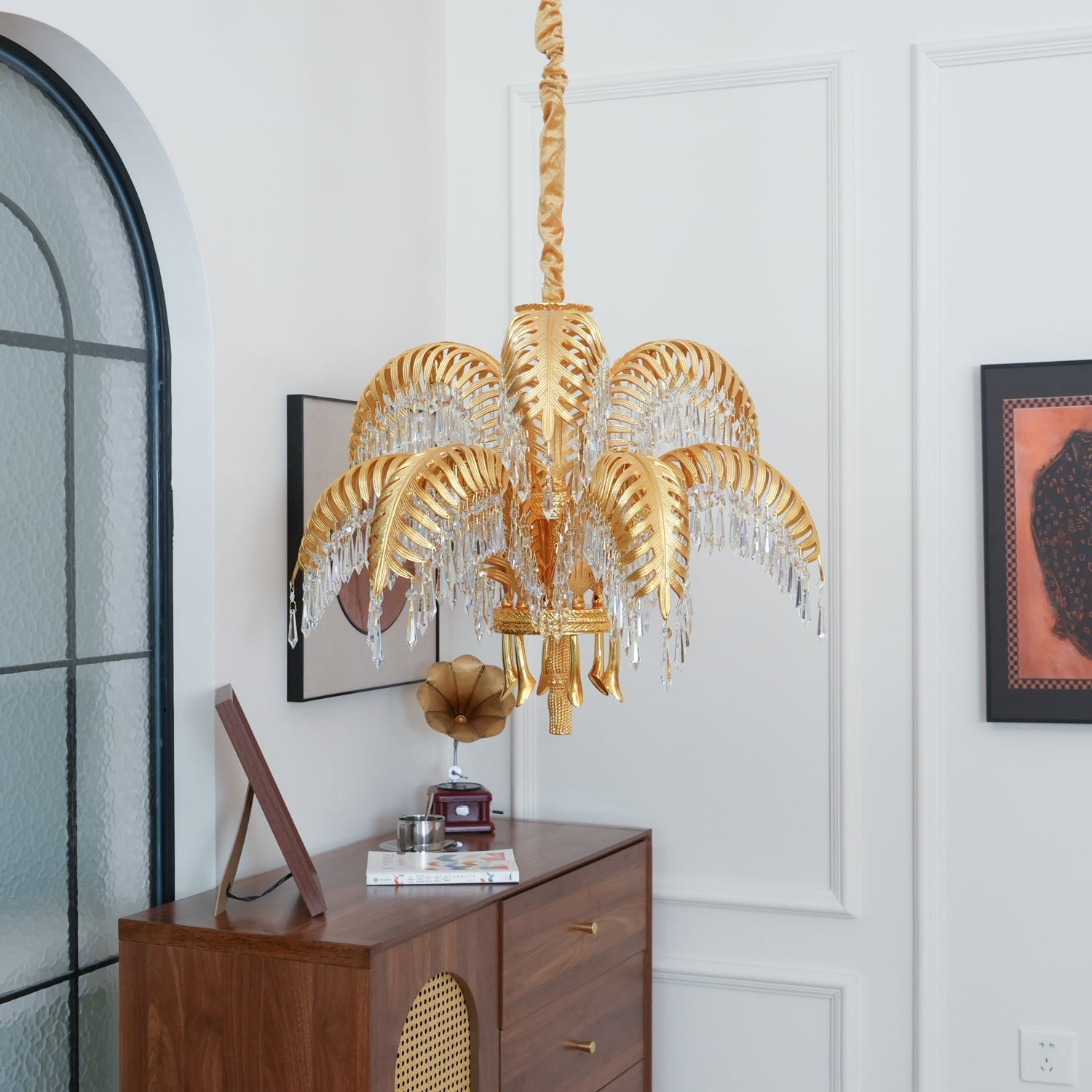 Kilwen Regal Brass Crystal Chandelier-Neutral Decor