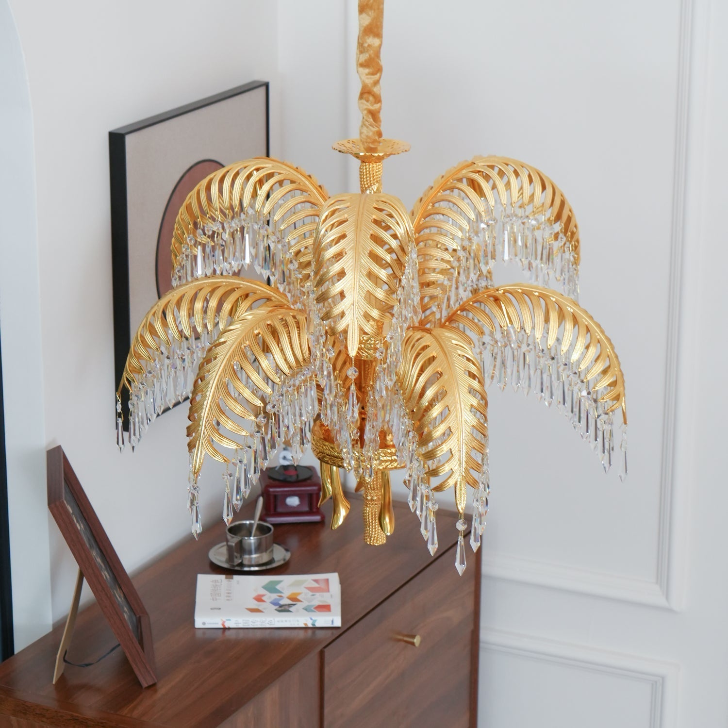 Kilwen Regal Brass Crystal Chandelier-Neutral Decor