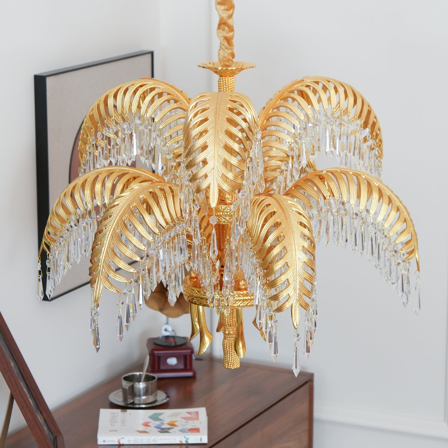 Kilwen Regal Brass Crystal Chandelier-Neutral Decor